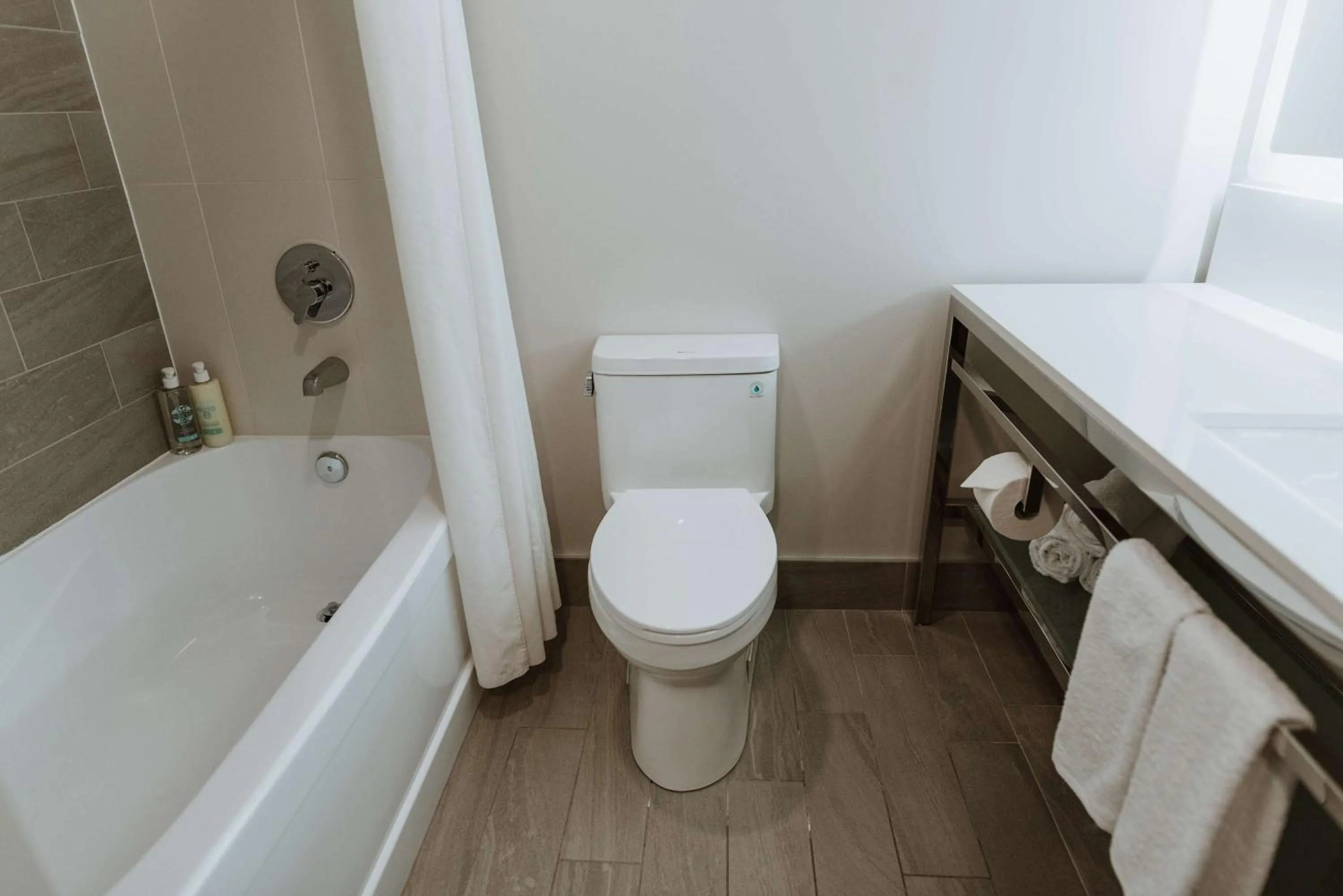 Bathroom in Coast Nisku Inn & Conference Centre