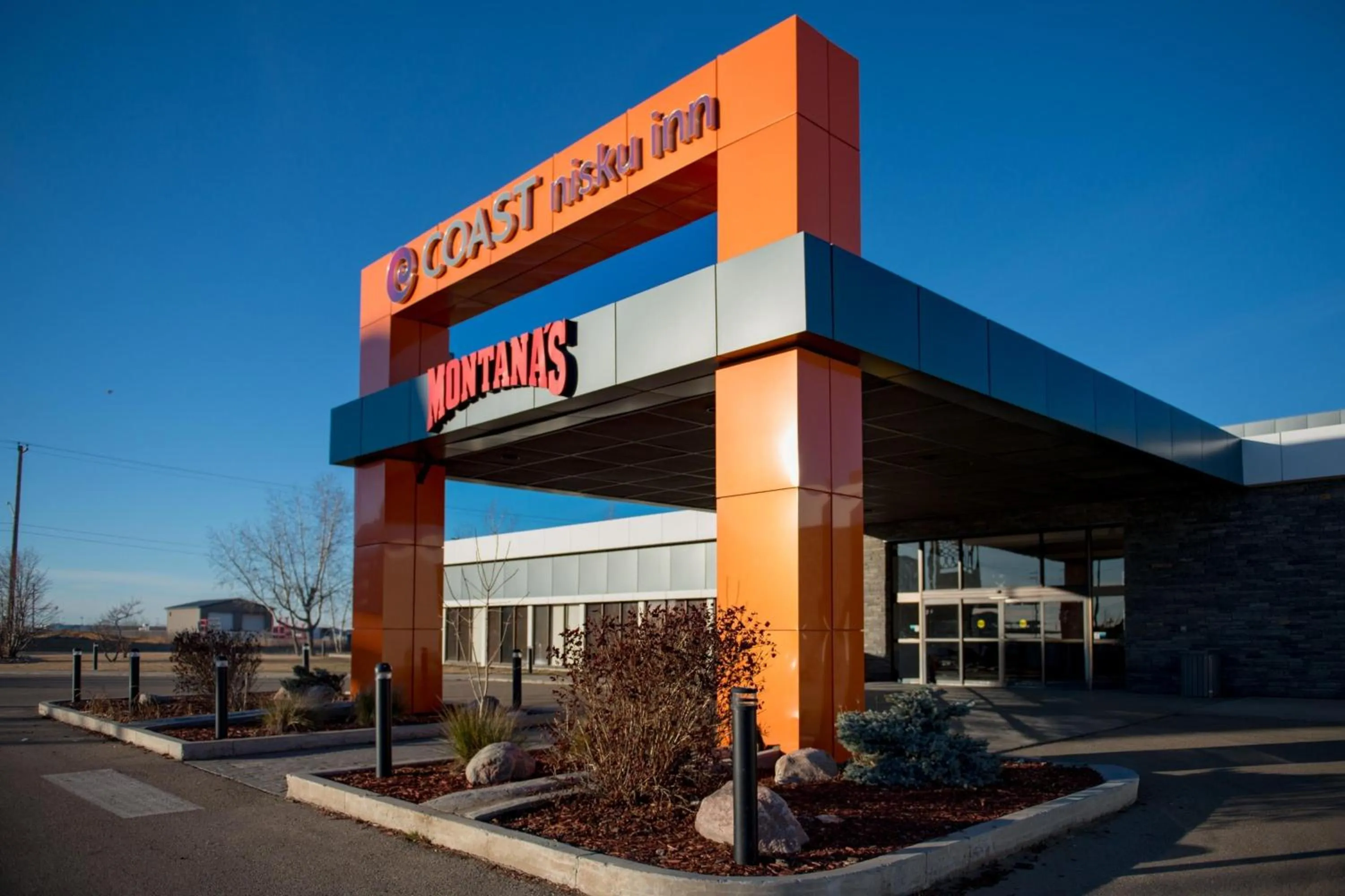Property building in Coast Nisku Inn & Conference Centre