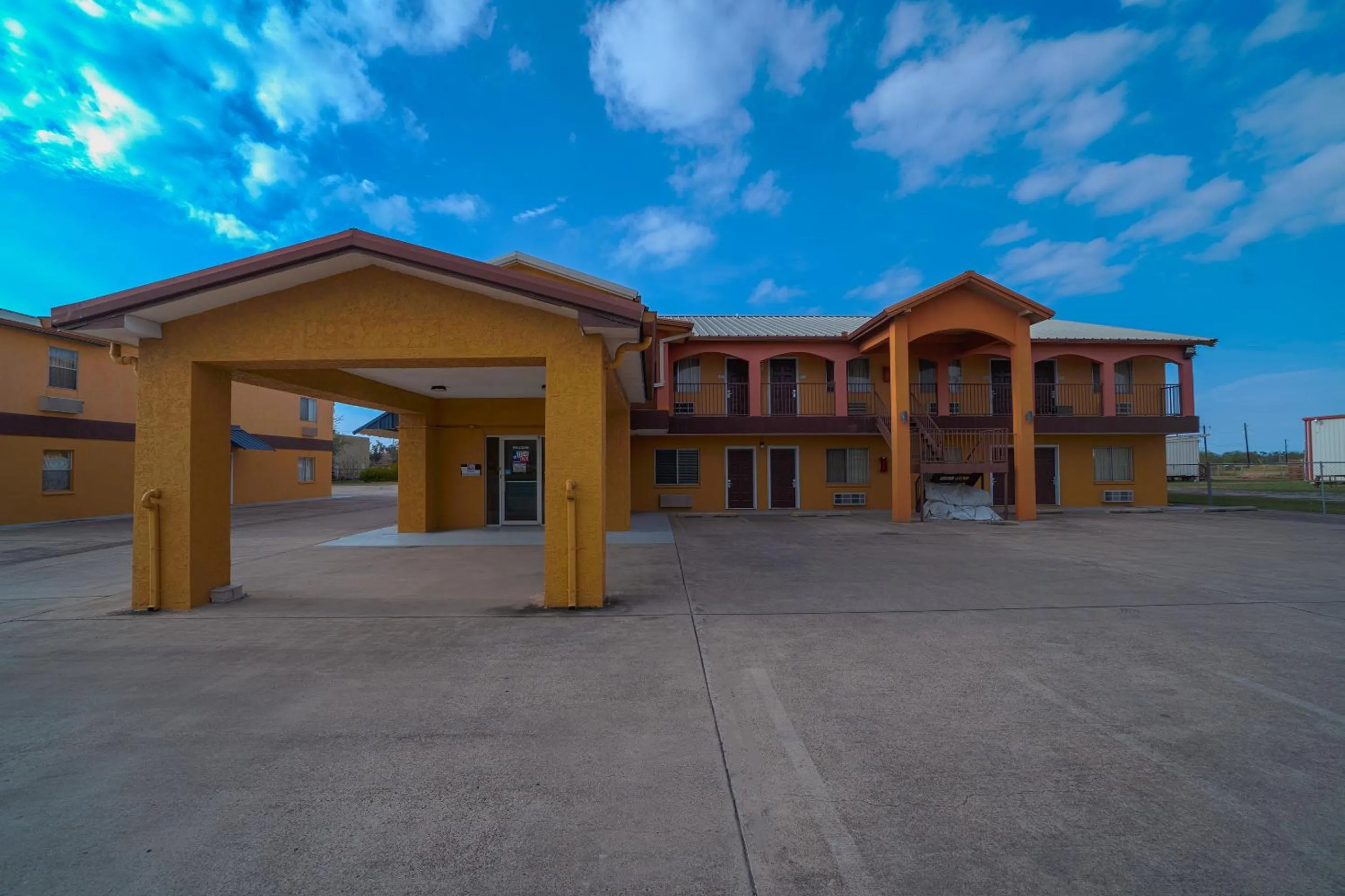 Facade/entrance in Texas Inn San Benito near Harlingen