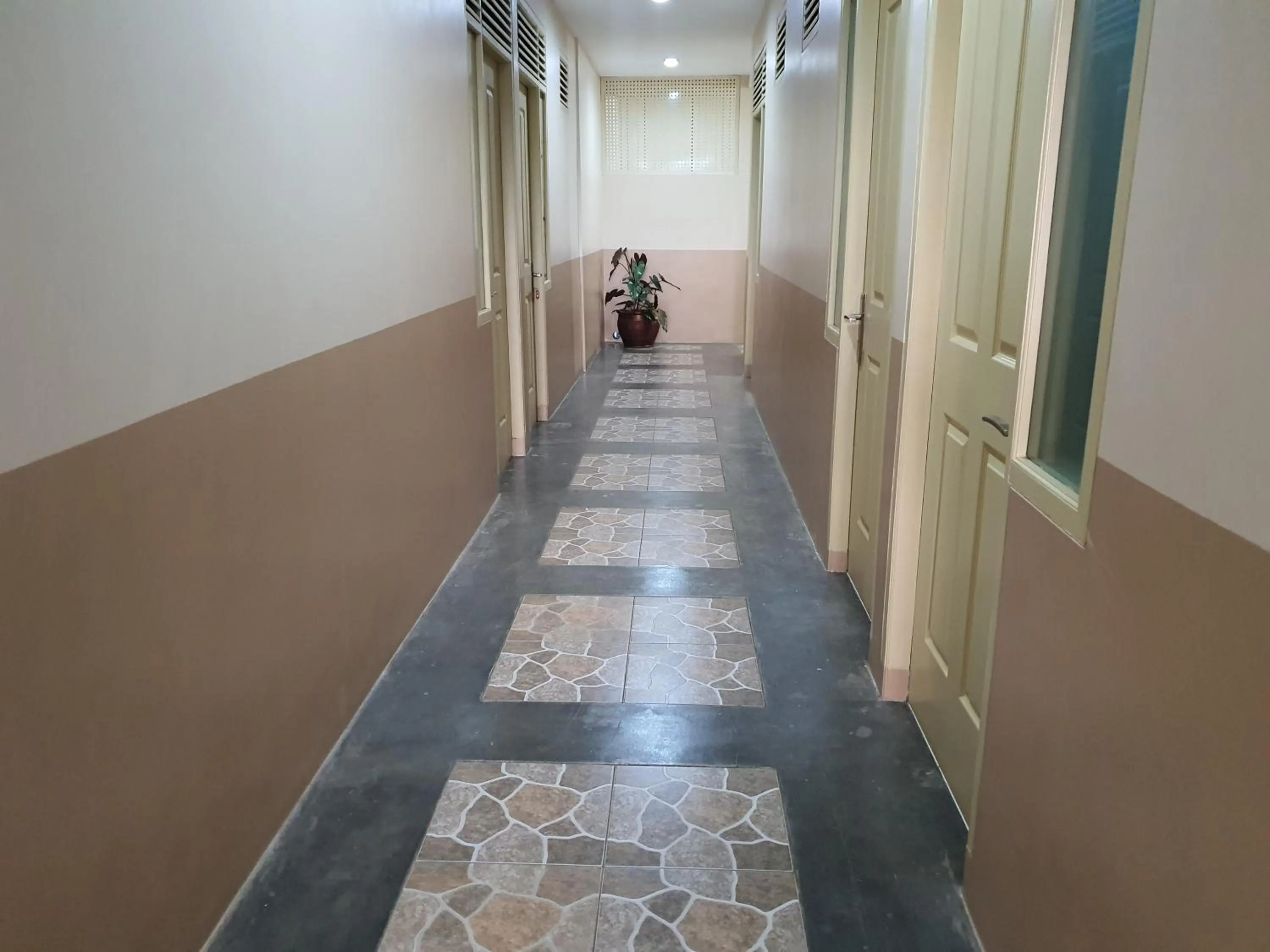 Area and facilities in Delta Inn Bogor Syariah for Indonesian Only