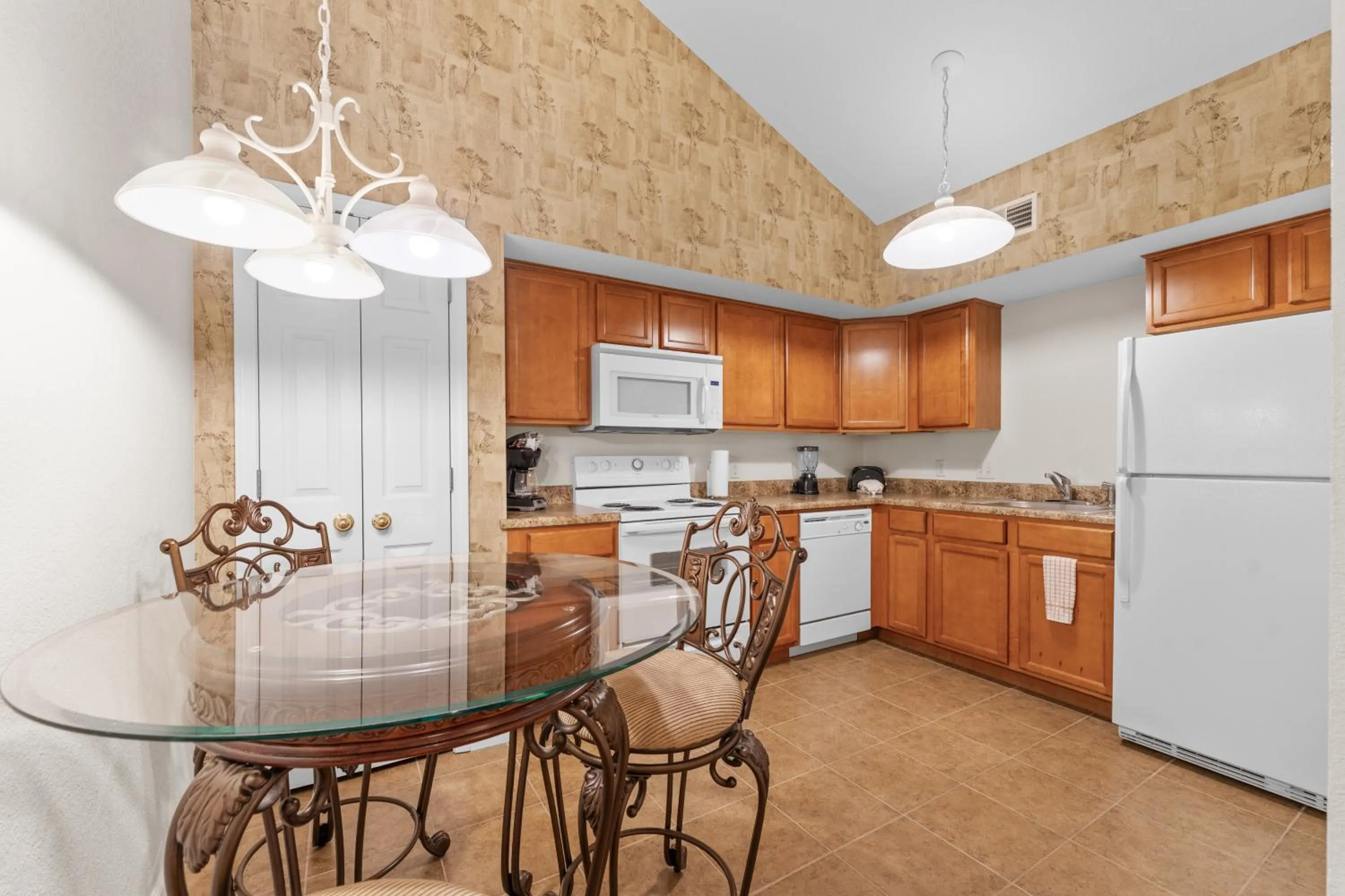 Kitchen or kitchenette in Grand Crowne Resort