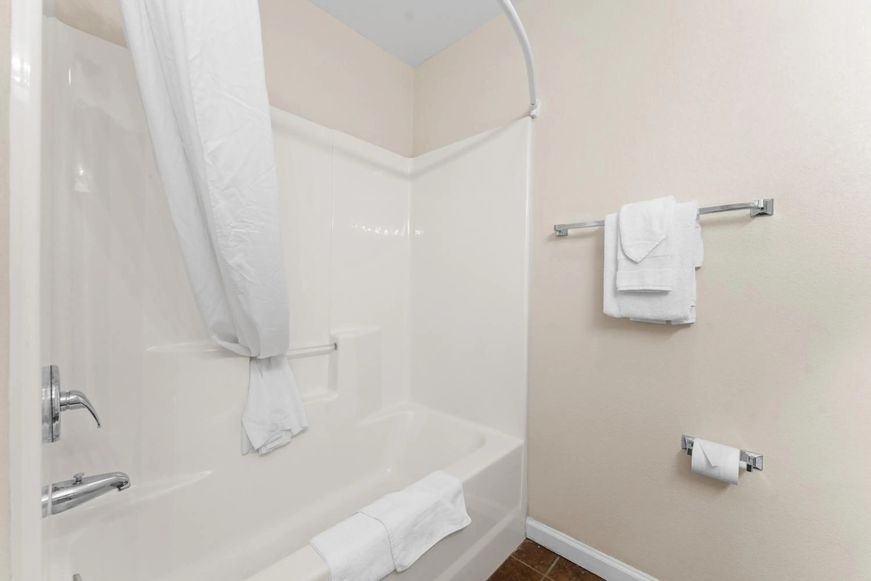 Shower in Grand Crowne Resort