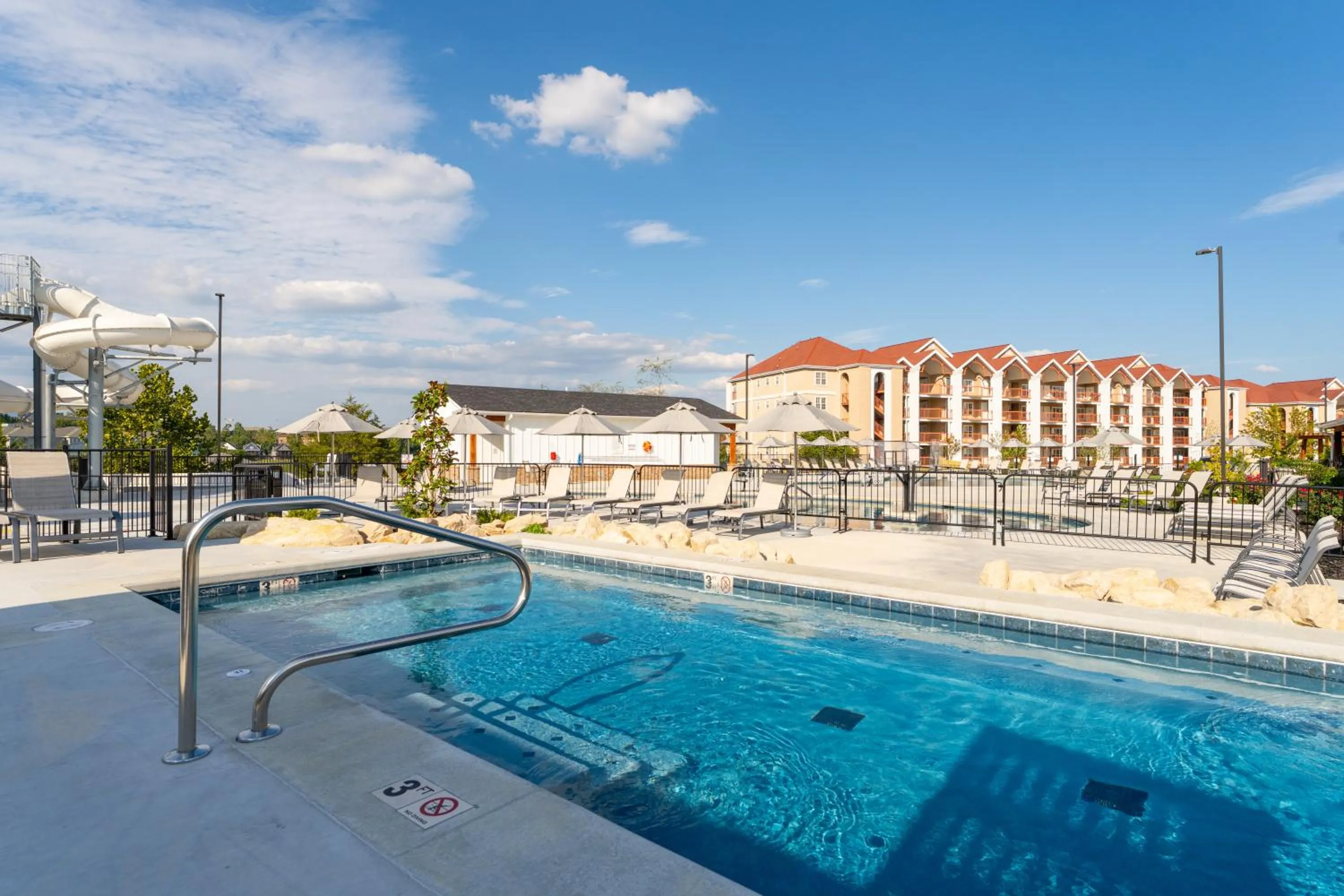 Property building in Grand Crowne Resort