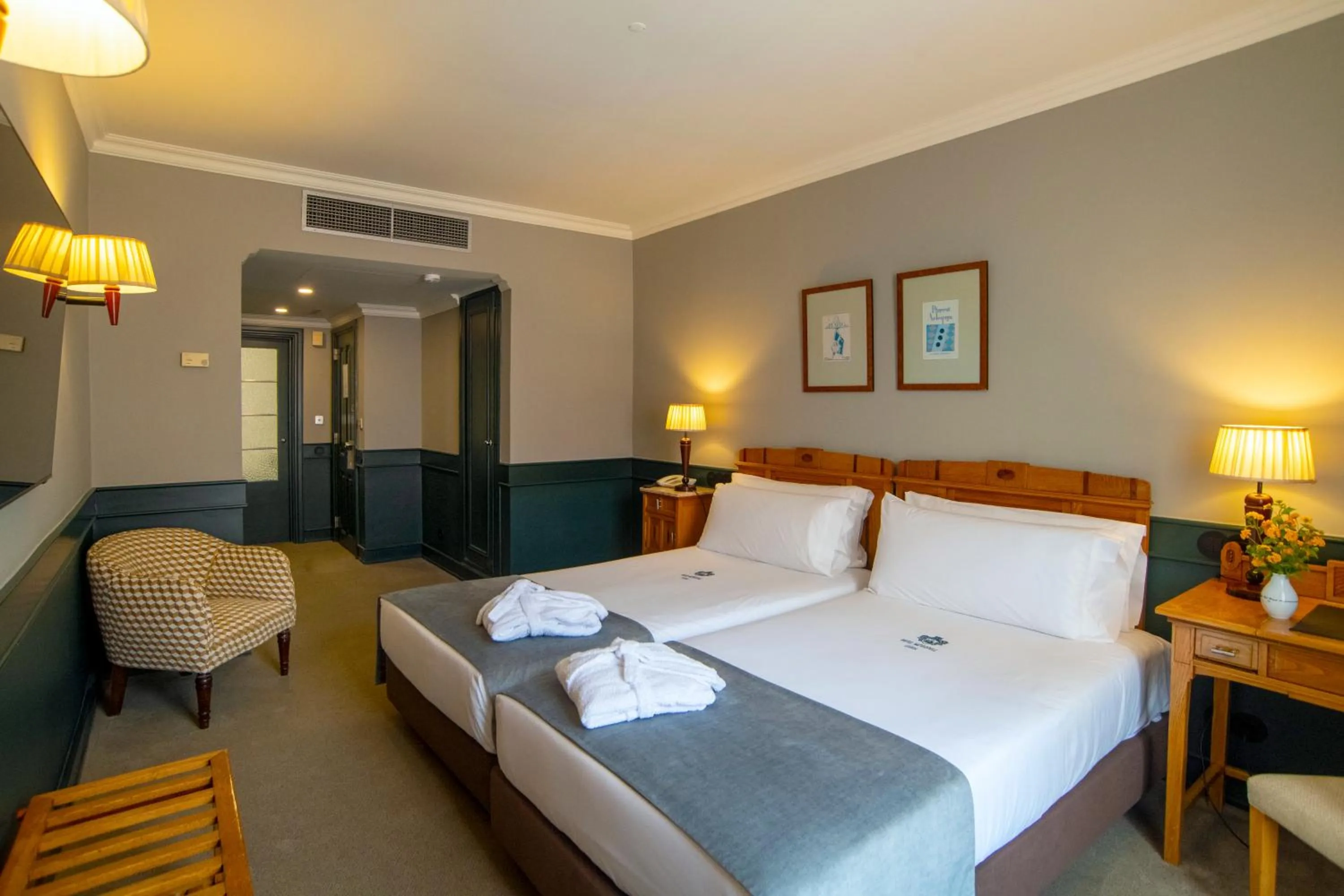 Bed in Hotel Metropole