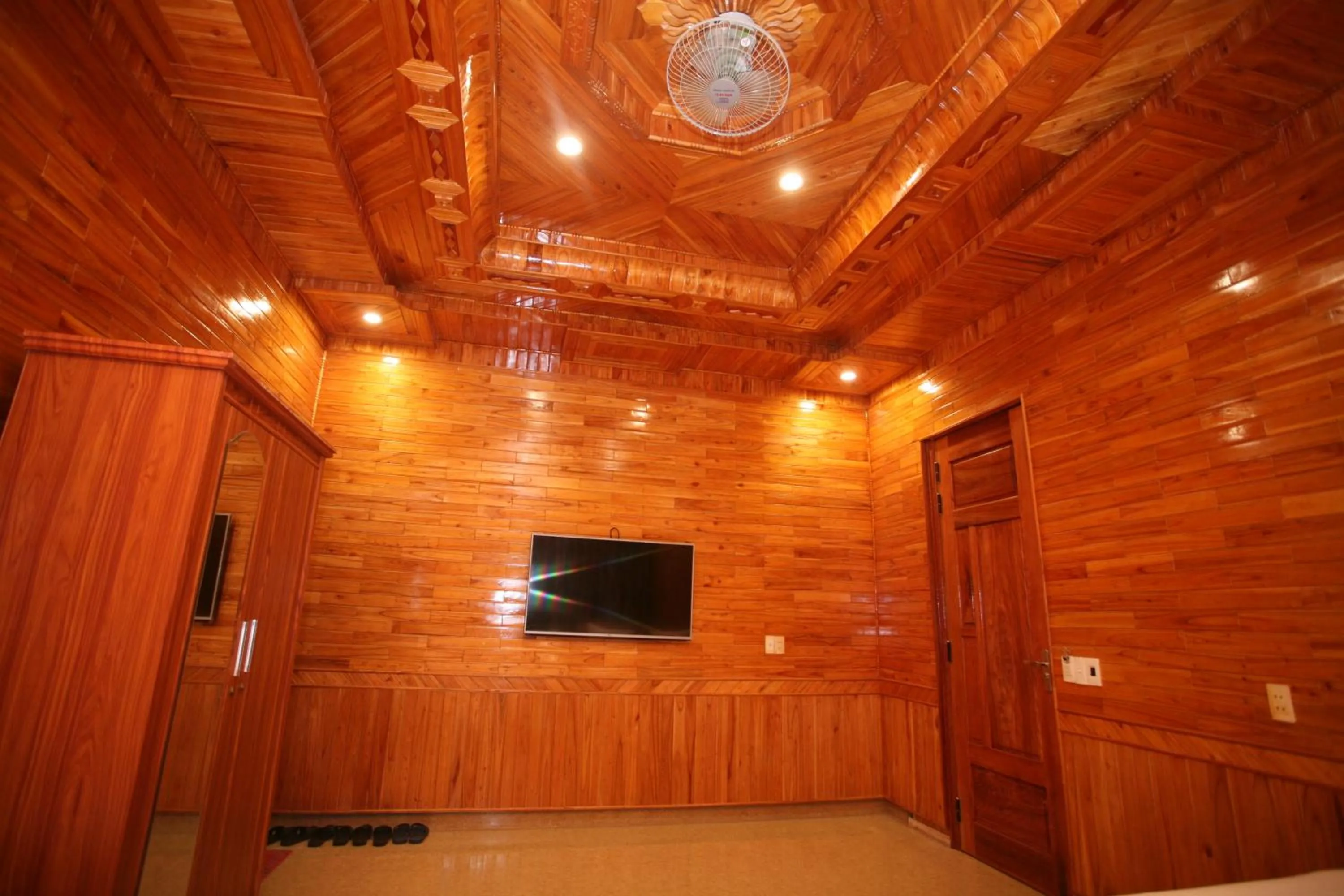 TV and multimedia in Sky Hotel