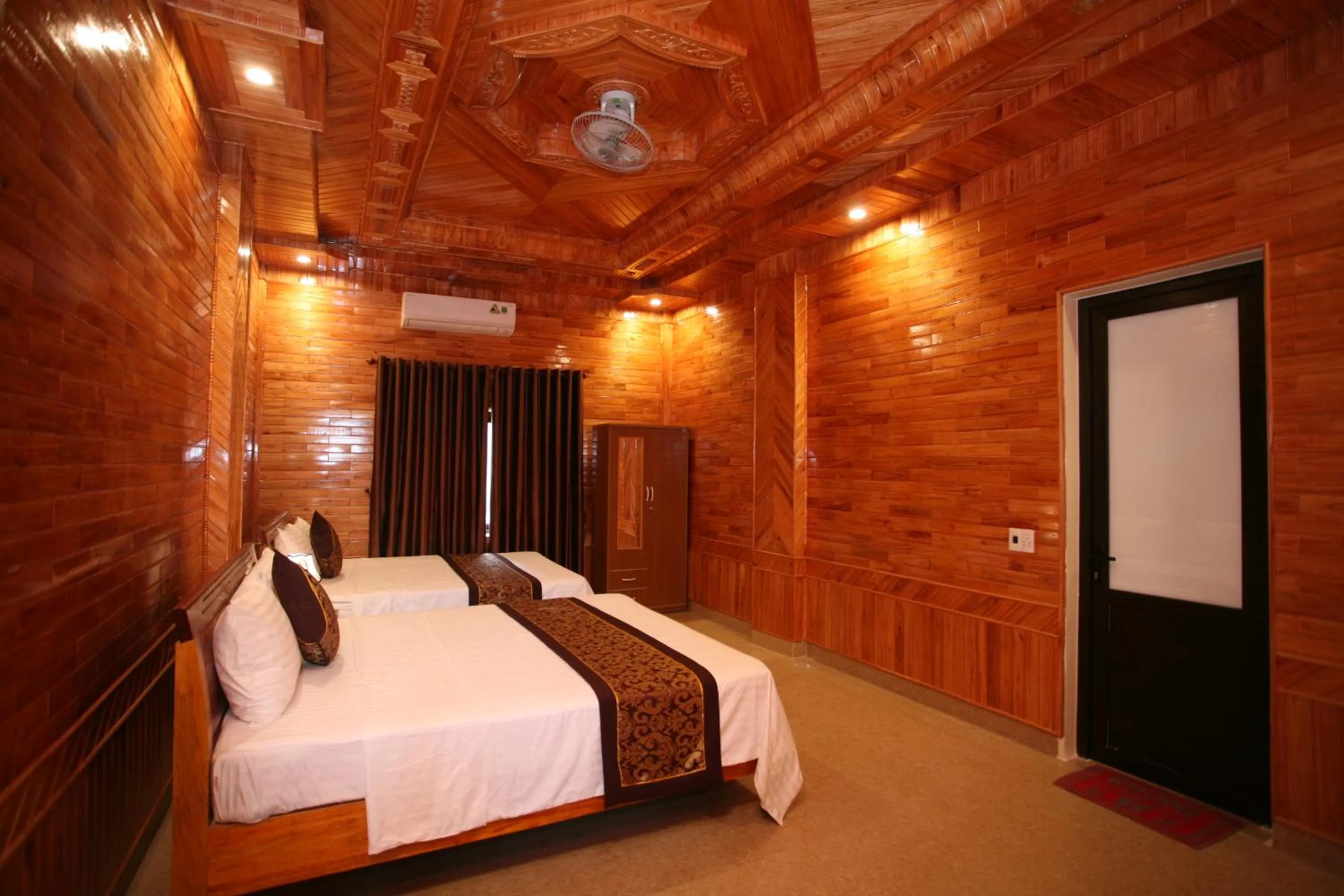 Bedroom, Bed in Sky Hotel