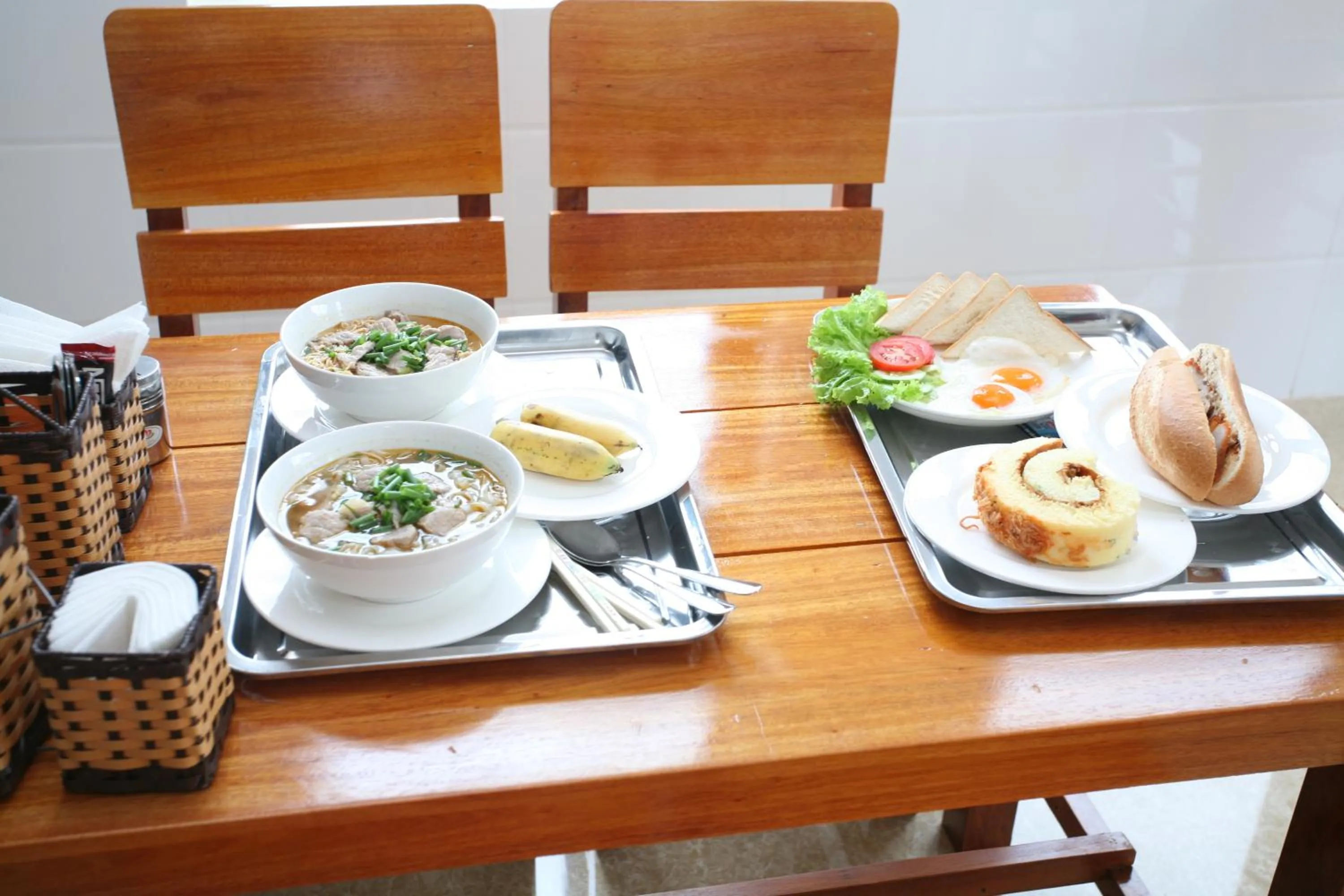 Food and drinks in Sky Hotel