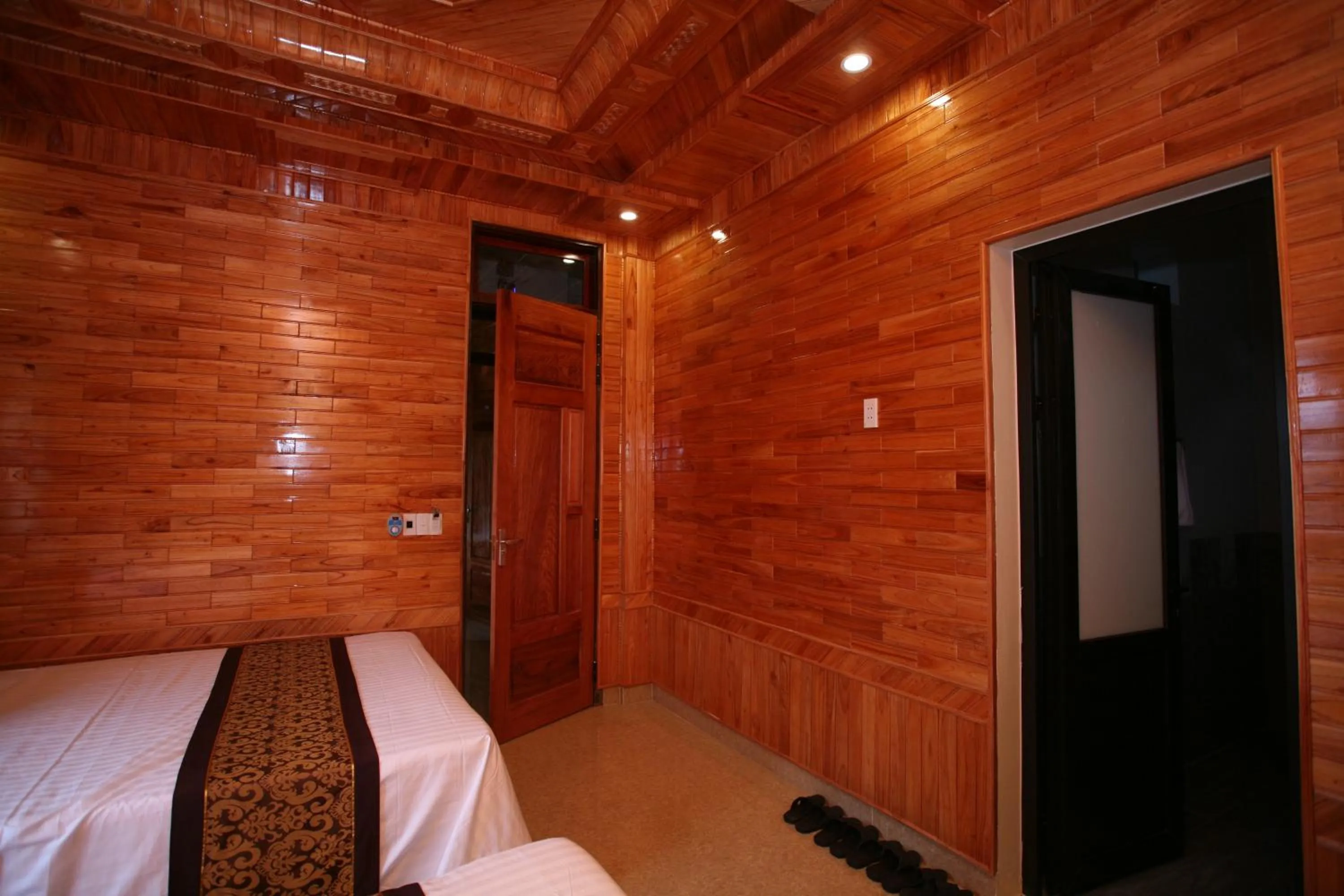 Photo of the whole room, Bed in Sky Hotel