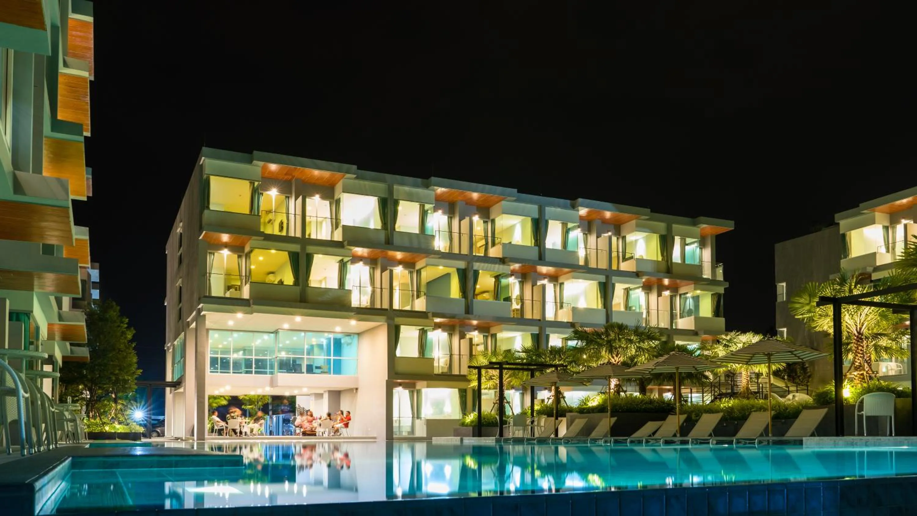 Property building in Bay Window at Sea