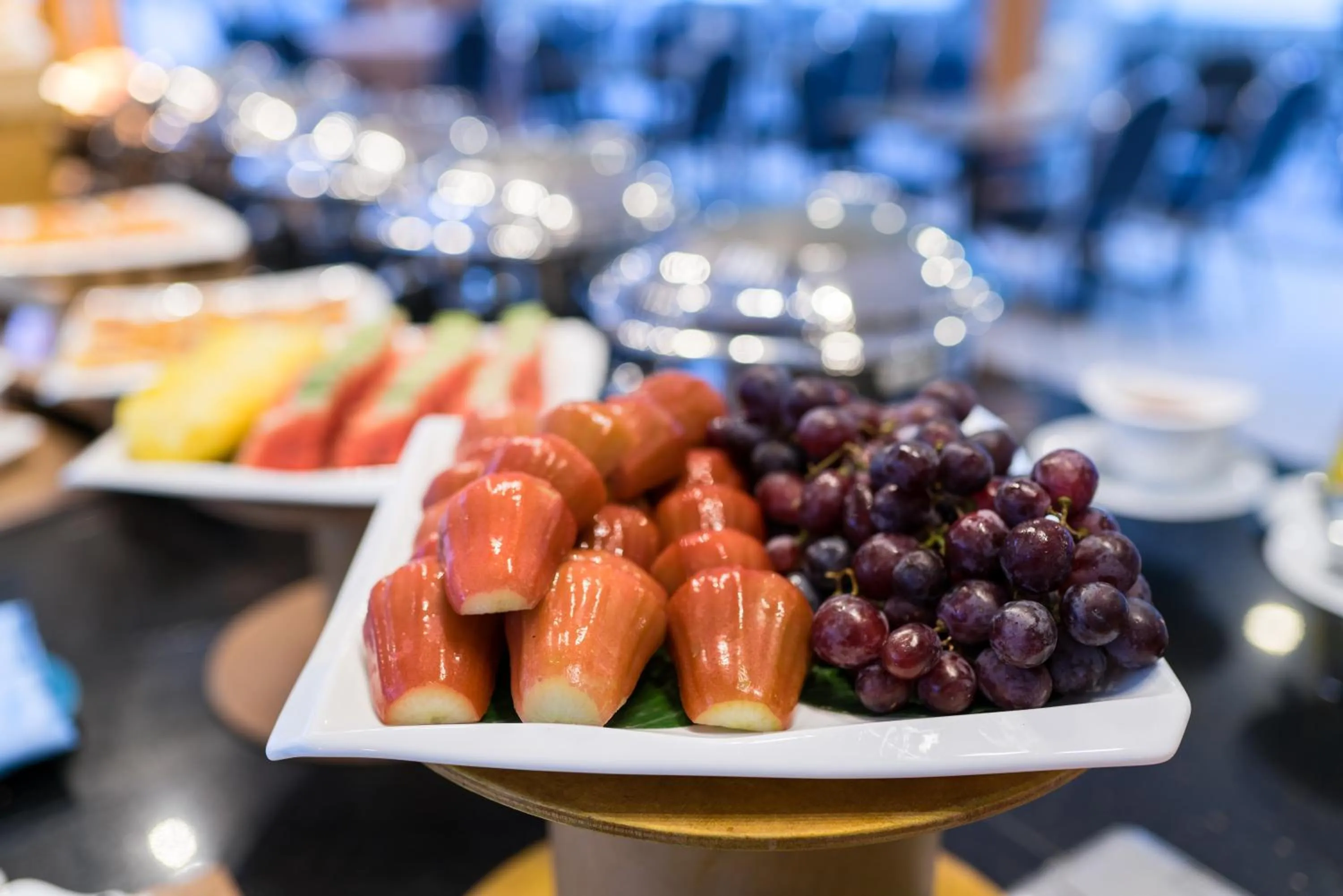 Restaurant/places to eat in Bay Window at Sea