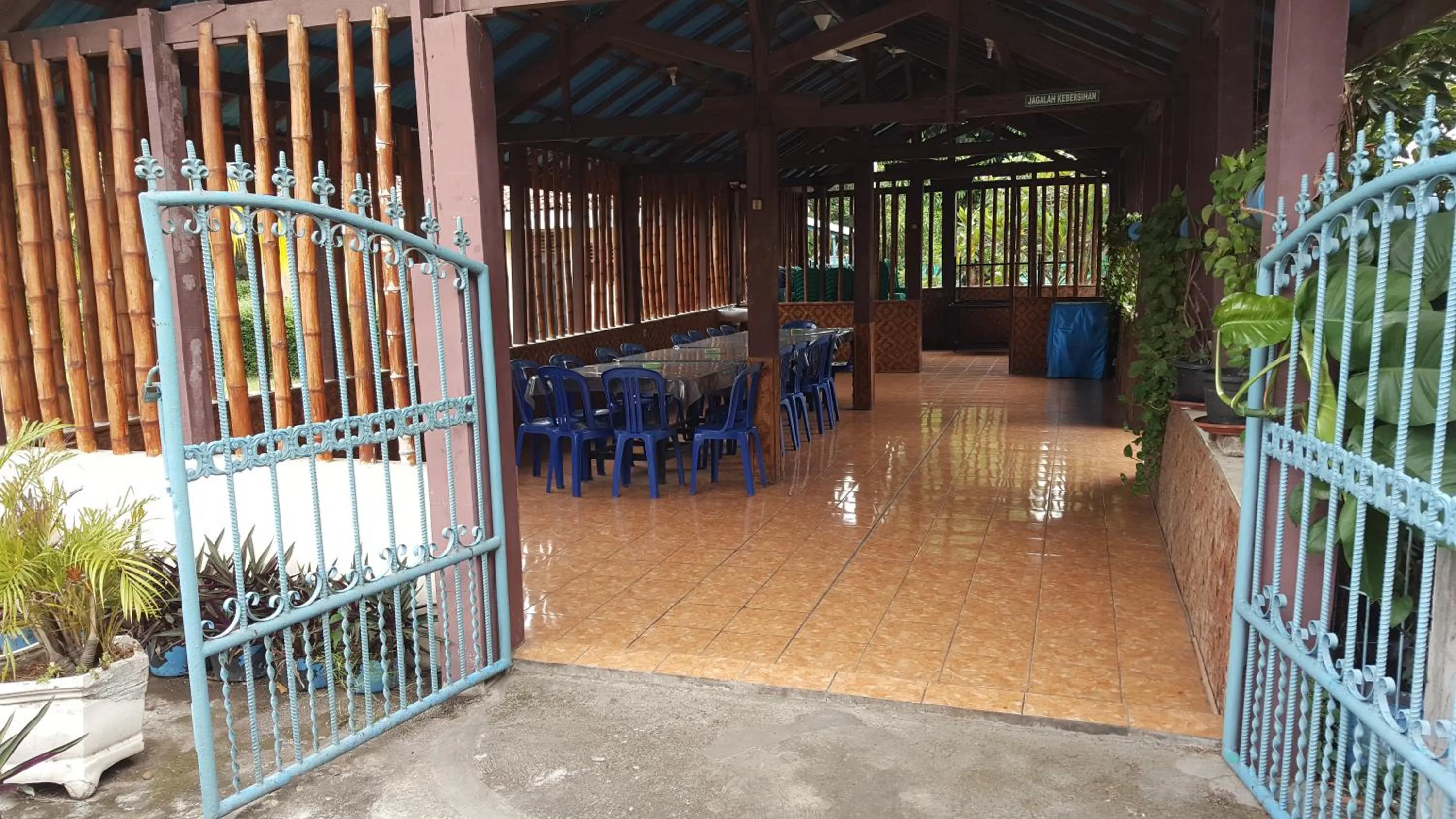 Property building in Sentosa Hotel & Restaurant - tersertifikasi CHSE dari Kementerian Pariwisata dan Ekonomi Kreatif