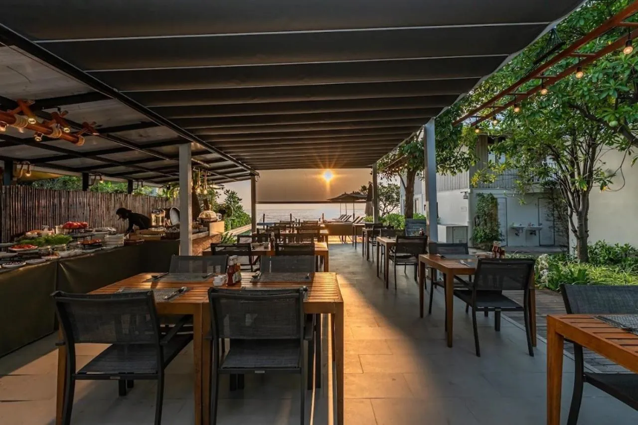 Buffet breakfast in De Chaochom Hua Hin