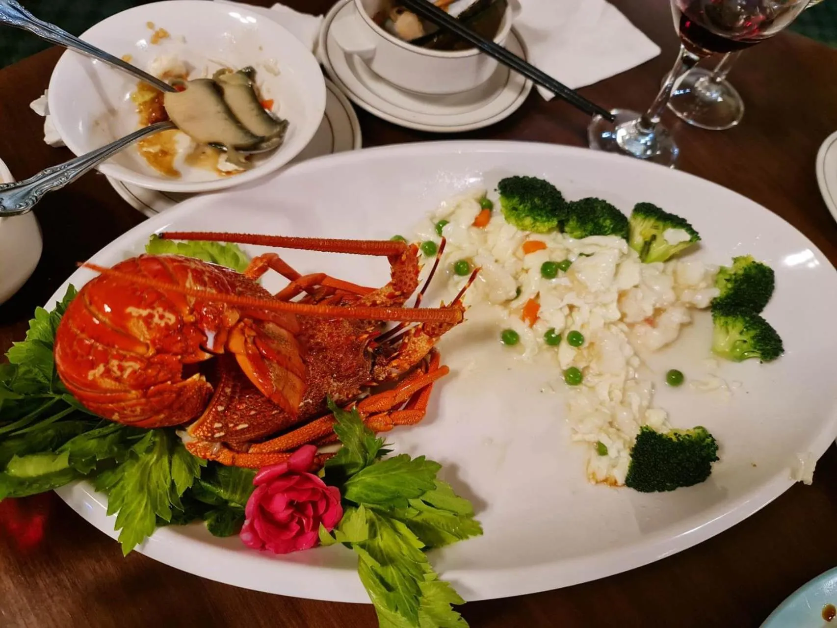 Restaurant/places to eat in The Village Inn Hotel