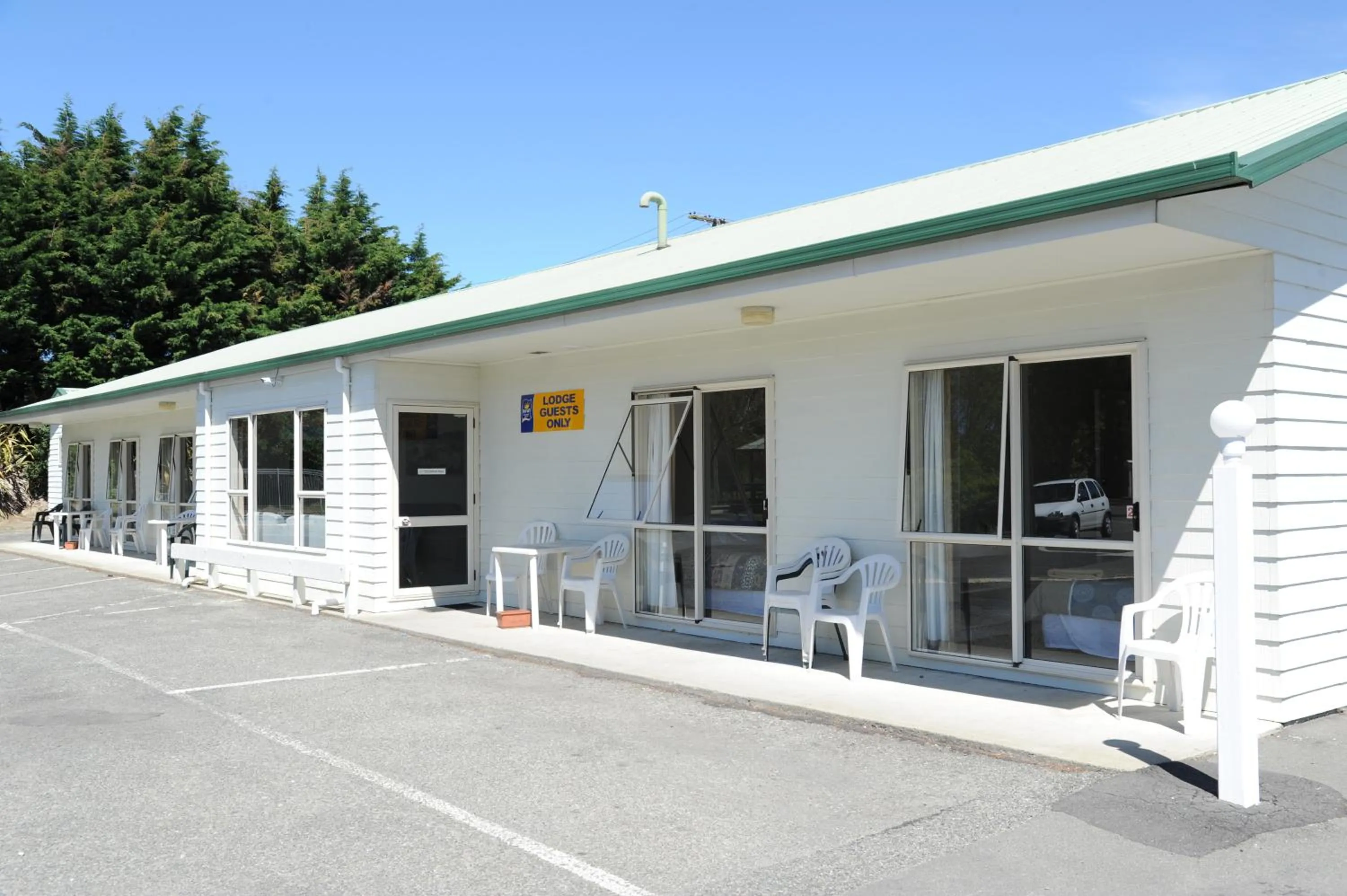 Bathroom in Blenheim Bridges Holiday Park