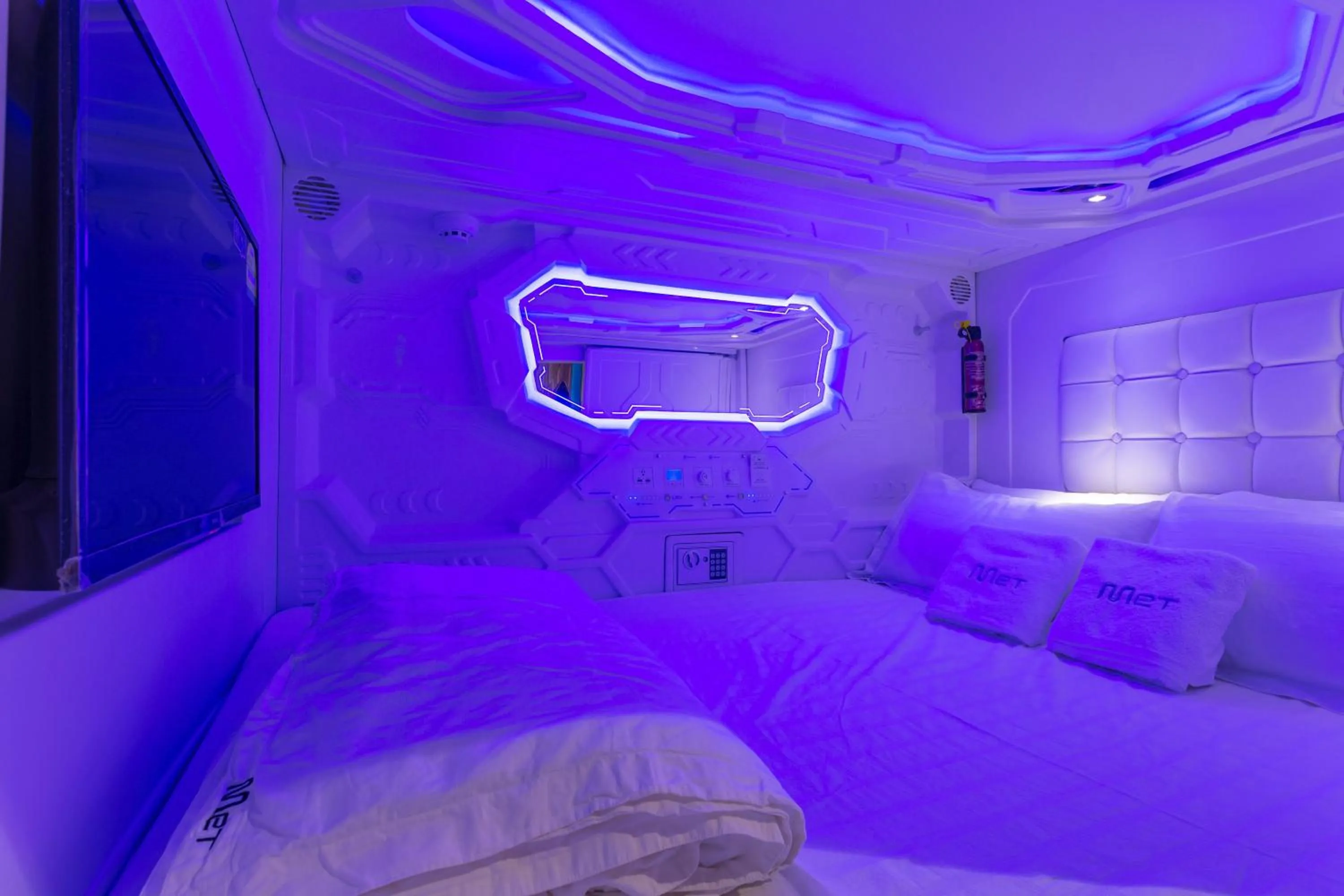 Bed in MET A Space Pod at Arab Street