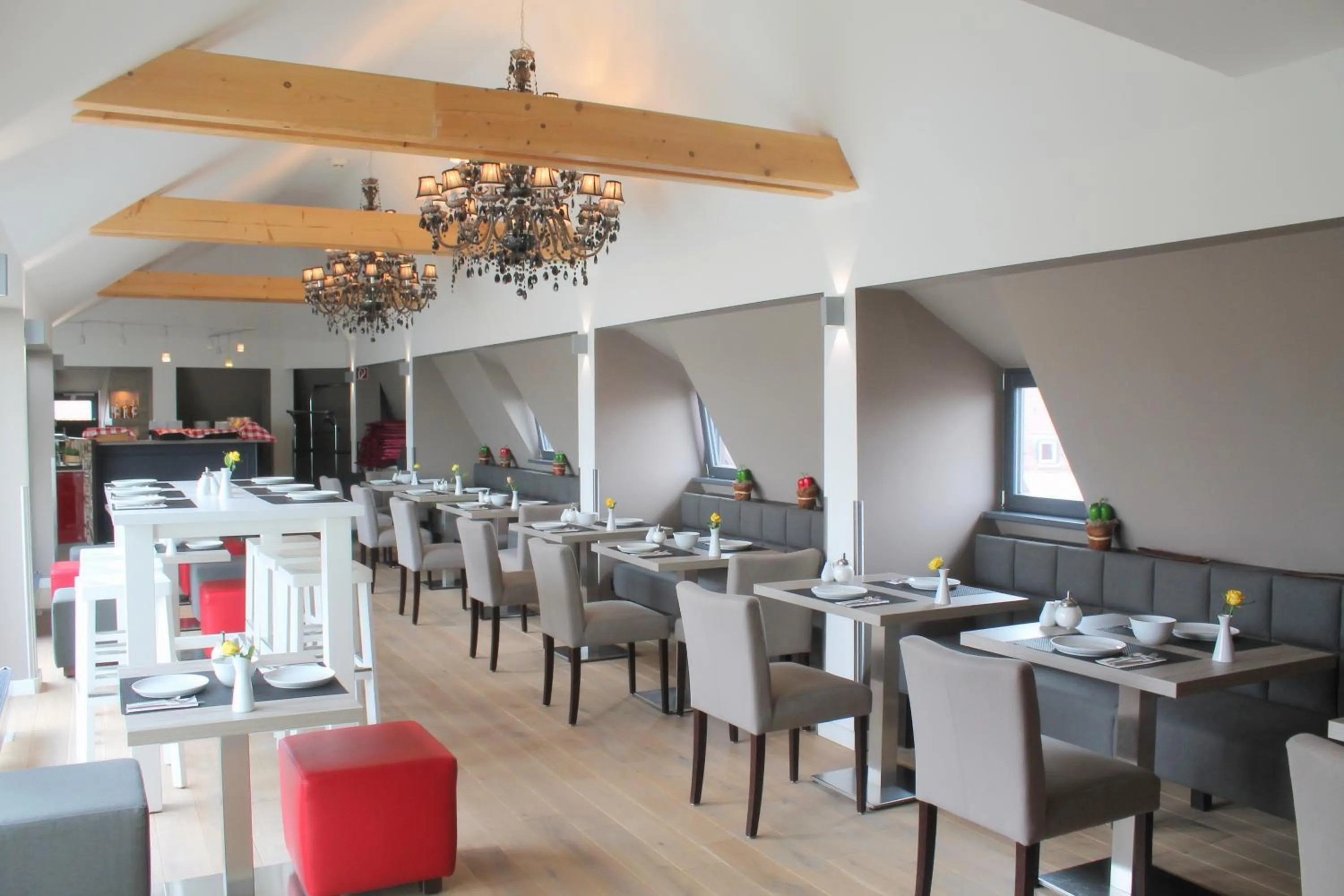 Seating area in Gideon Hotel