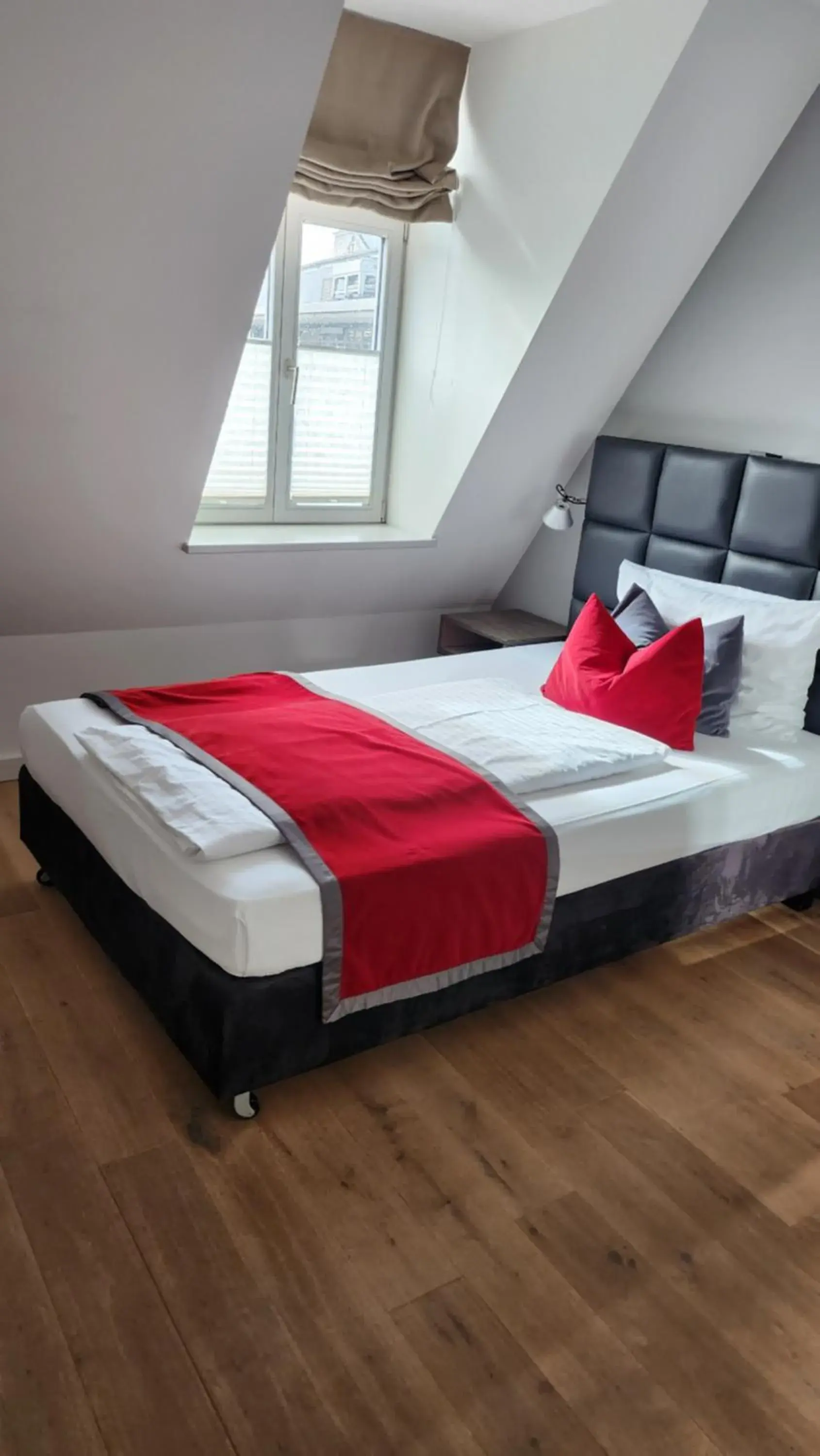 Single Room Economy - single occupancy in Gideon Hotel Single Room Economy - single occupancy in Gideon Hotel