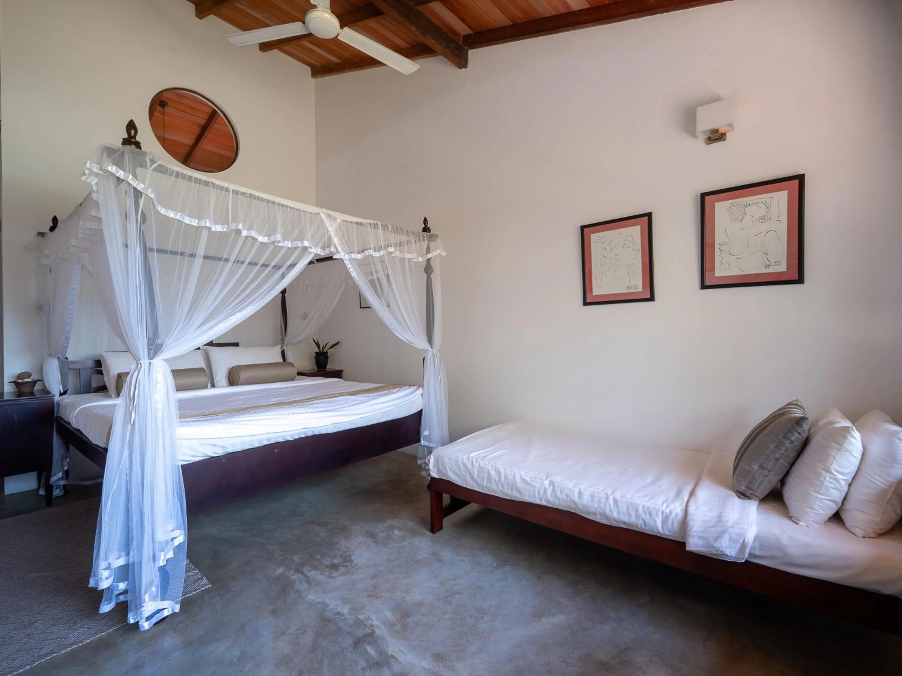 Photo of the whole room, Bed in Villa Sunbird Negombo