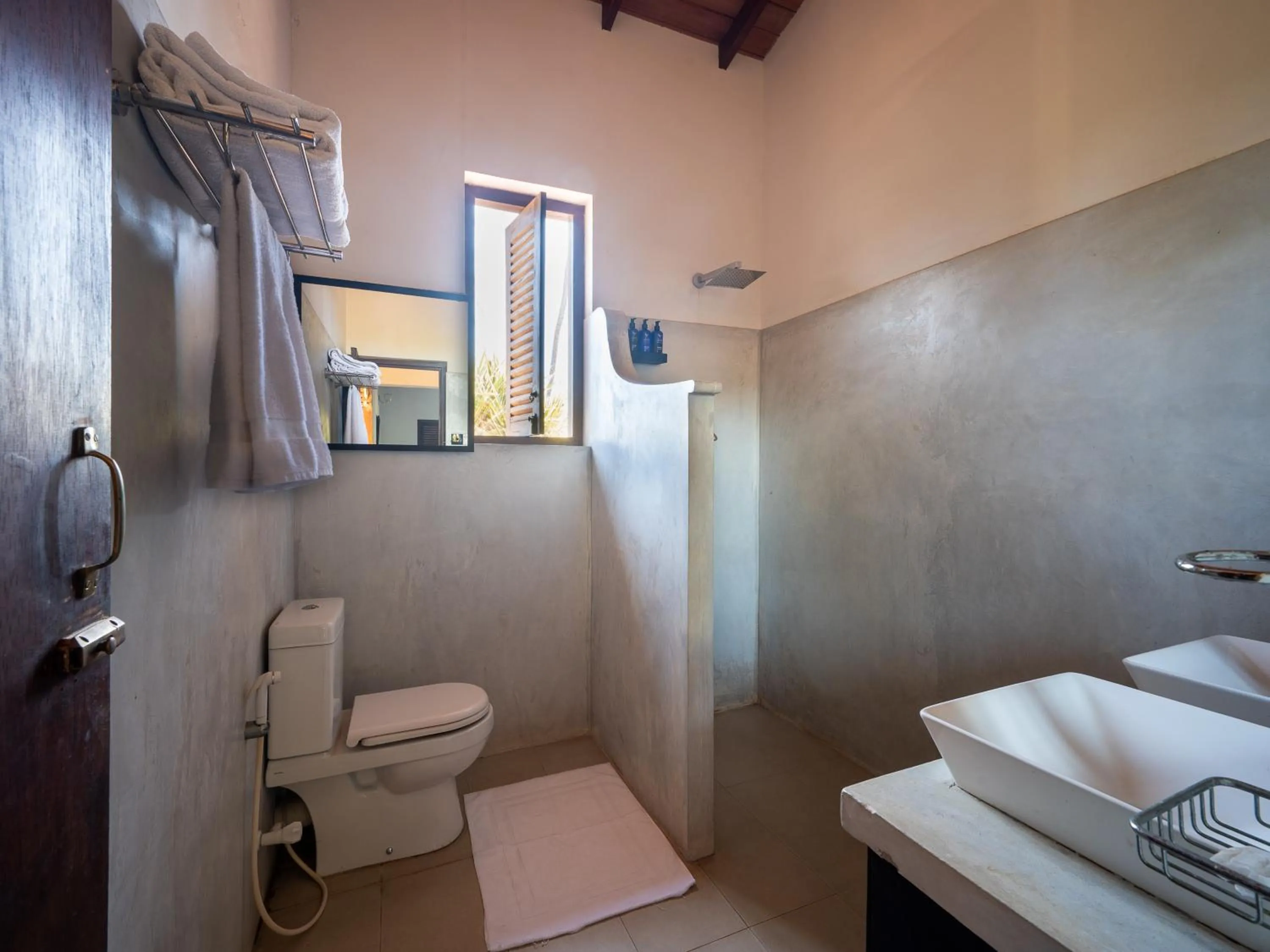 Bathroom in Villa Sunbird Negombo
