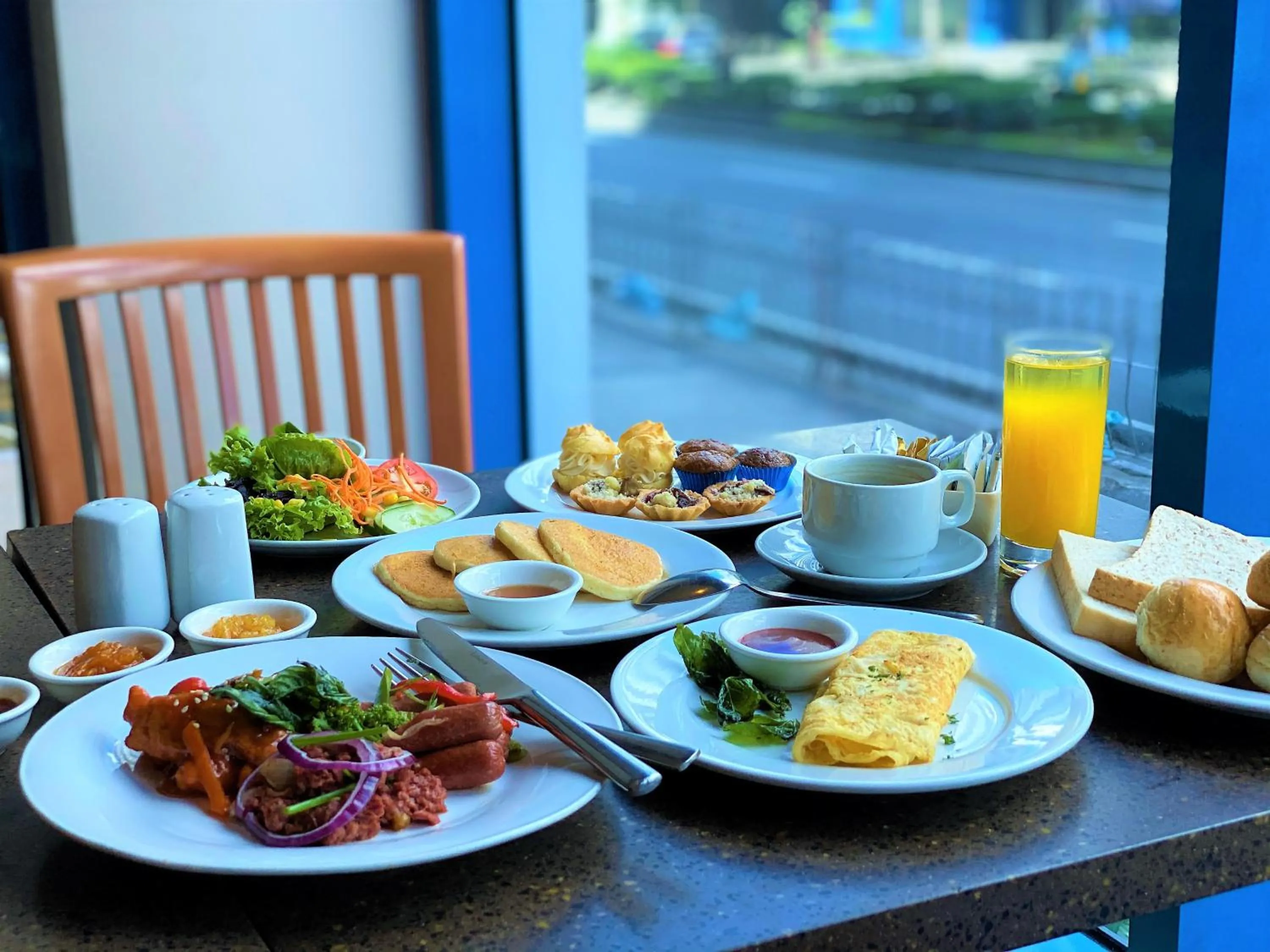 Restaurant/places to eat in One Pacific Place Serviced Residences