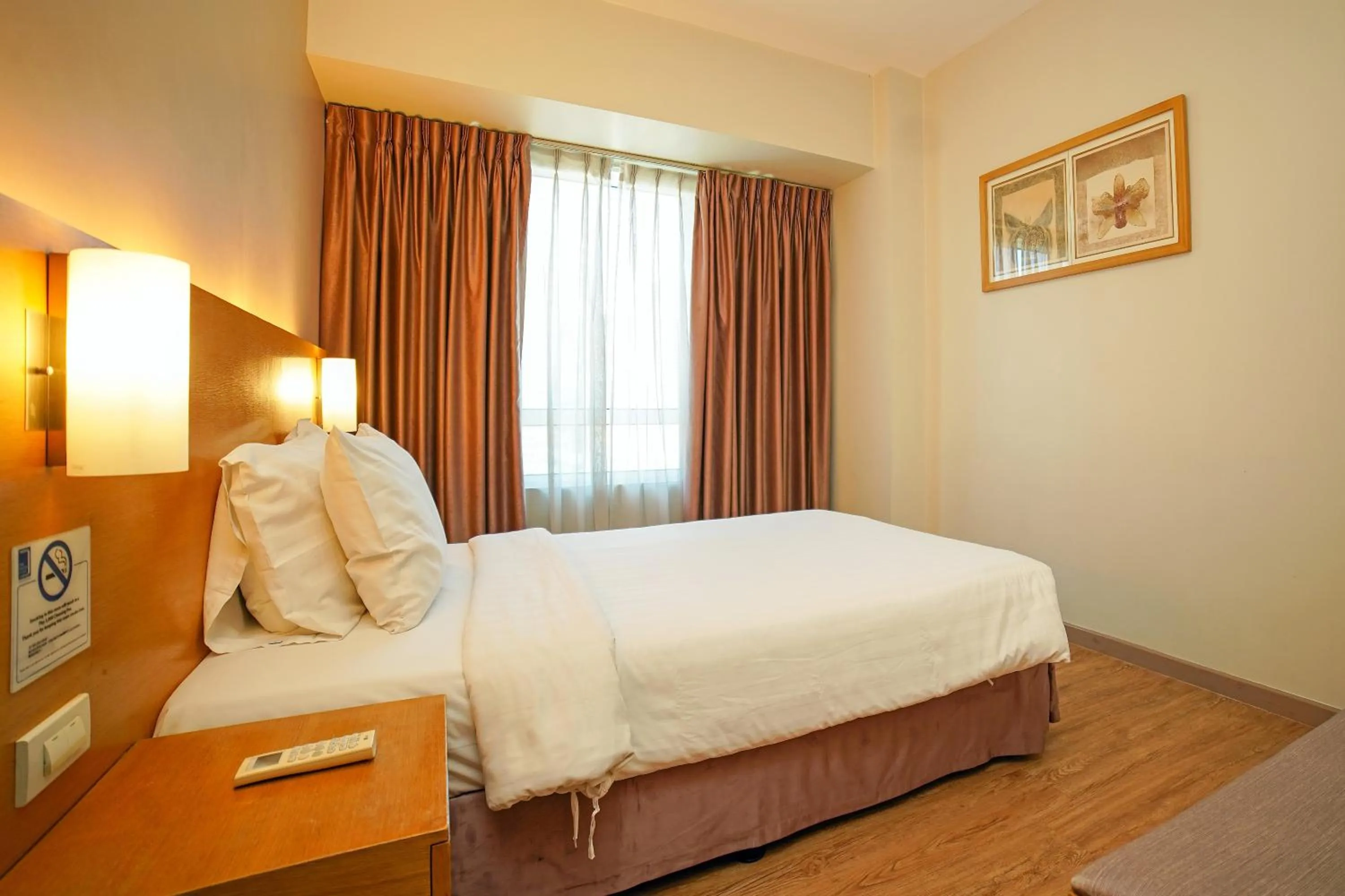 Bedroom, Bed in One Pacific Place Serviced Residences