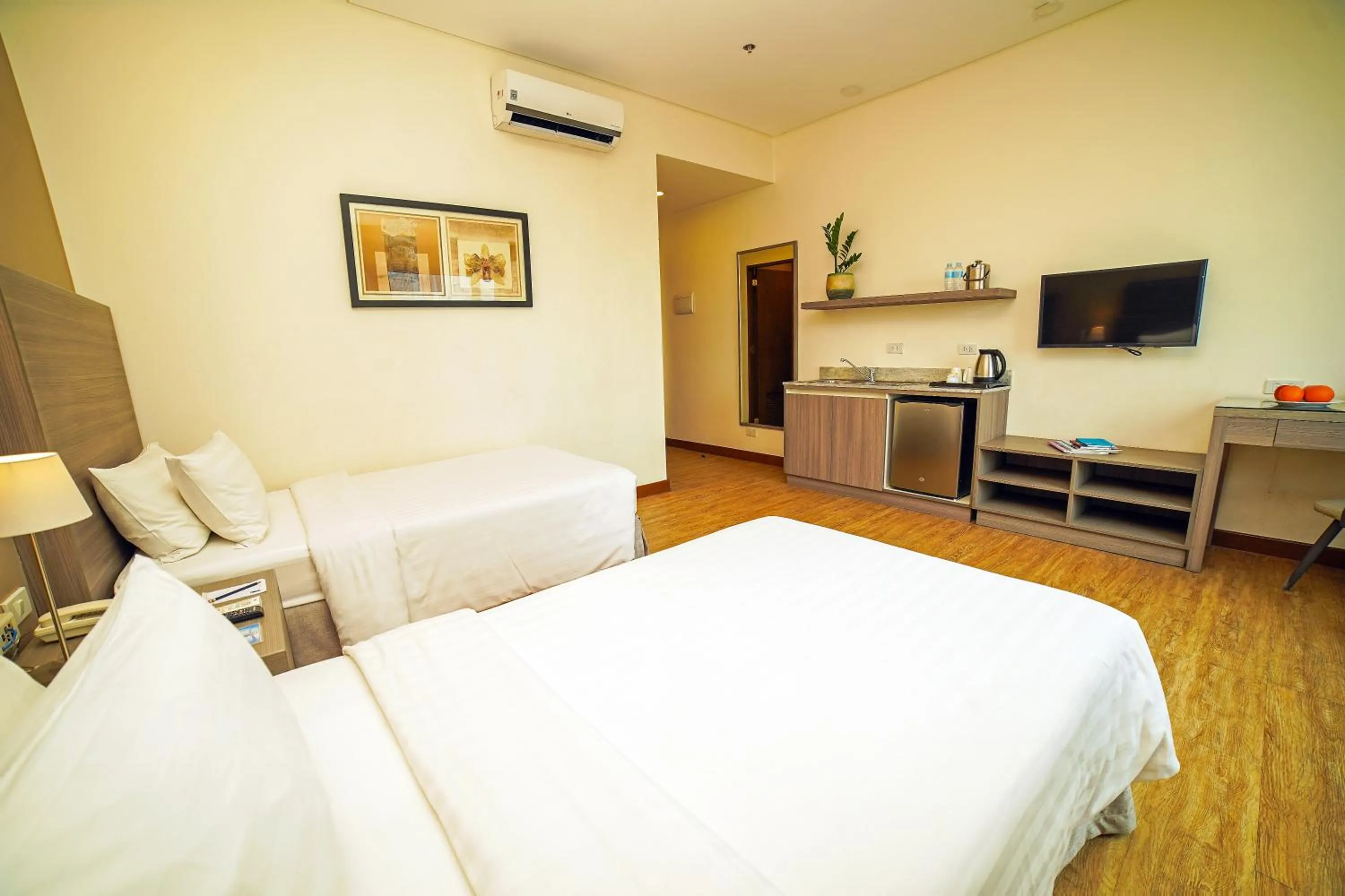 Bedroom, Bed in One Pacific Place Serviced Residences