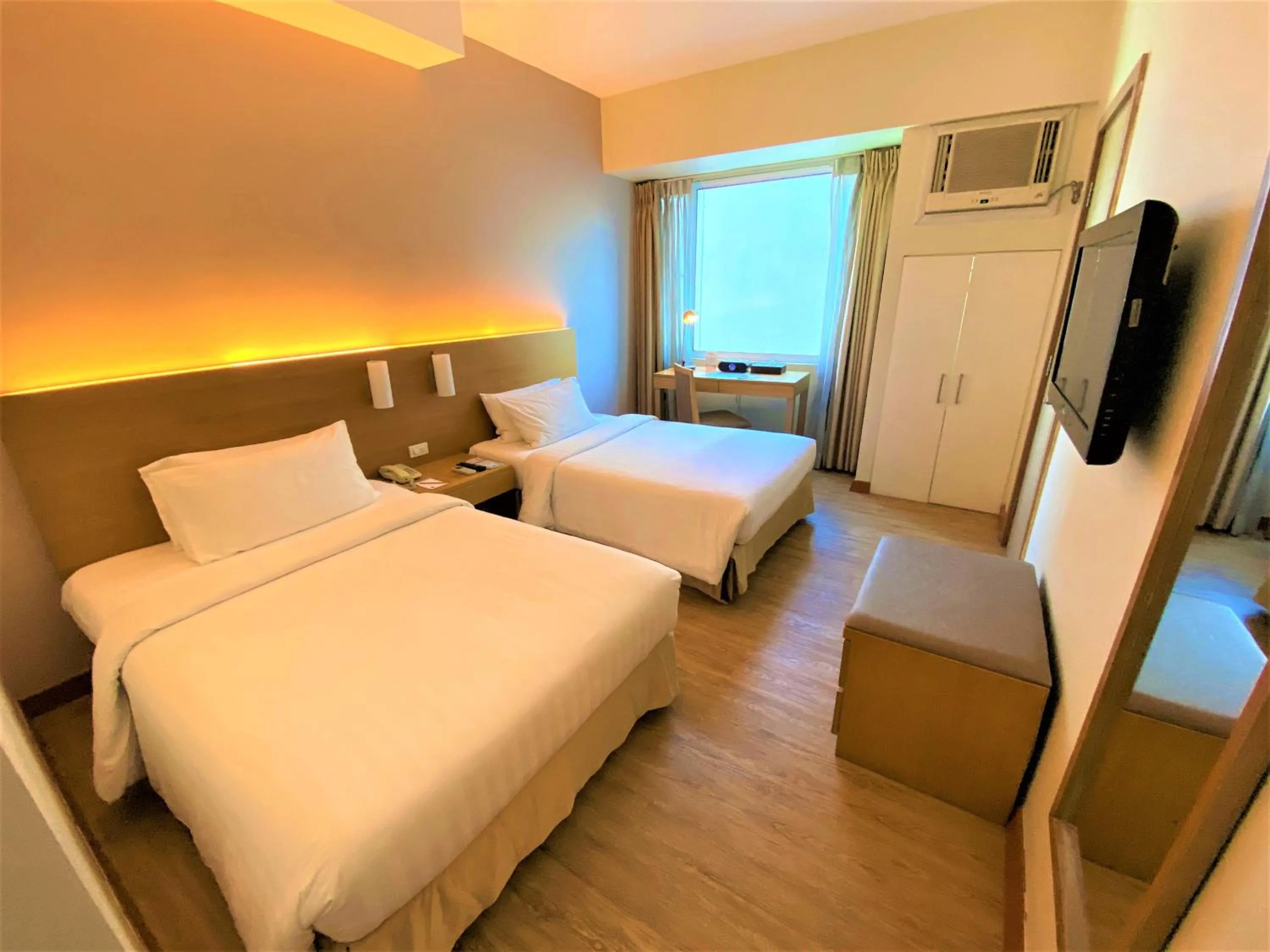 Bedroom, Bed in One Pacific Place Serviced Residences