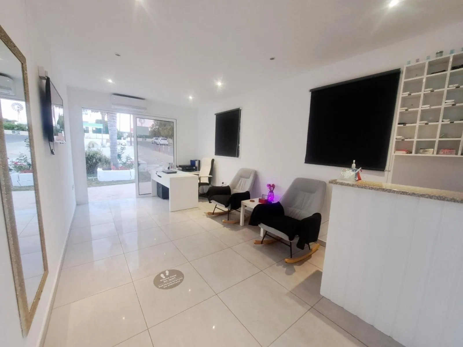 Lobby or reception in Florence Hotel Apartments