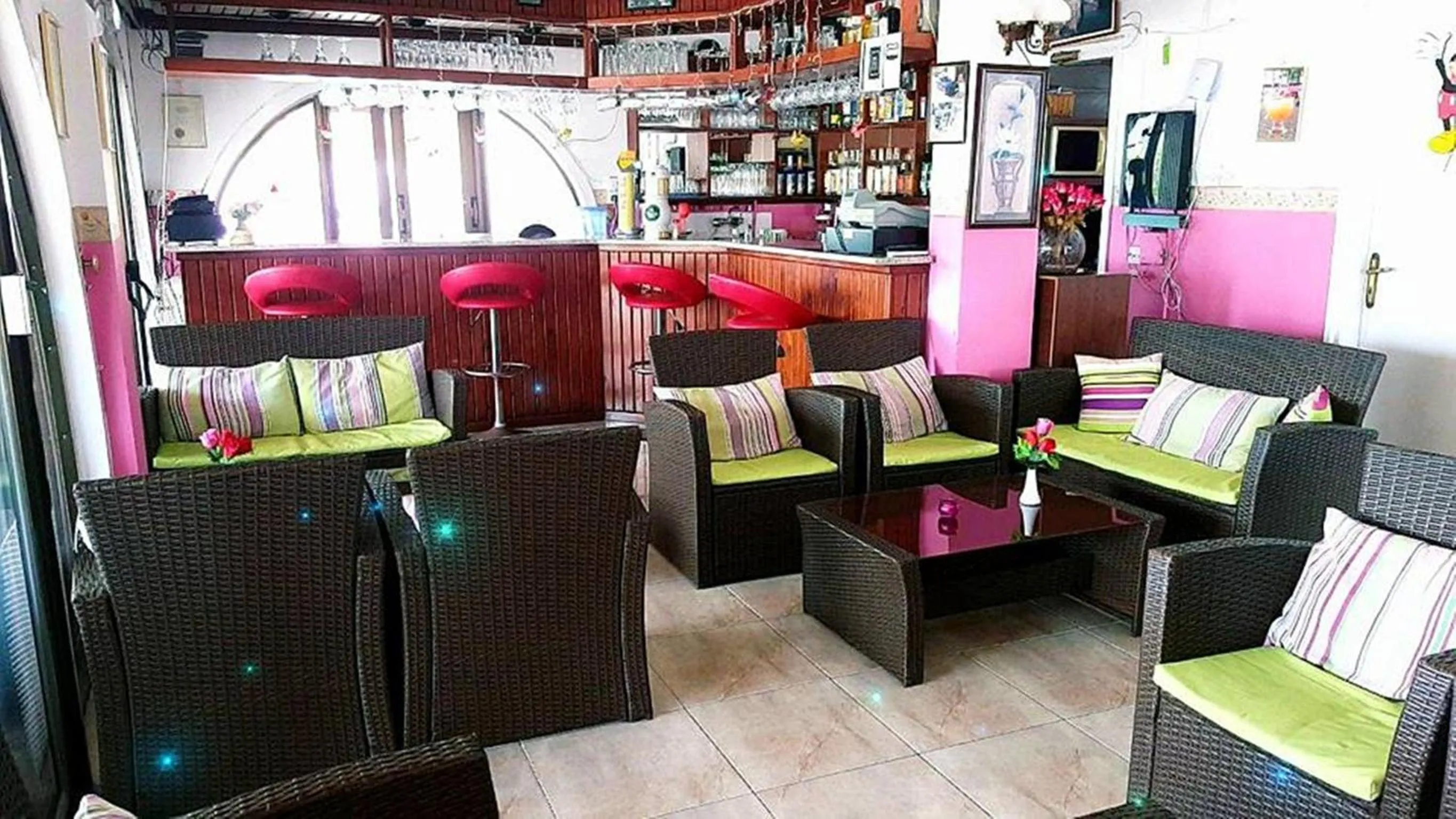 Lounge or bar in Florence Hotel Apartments