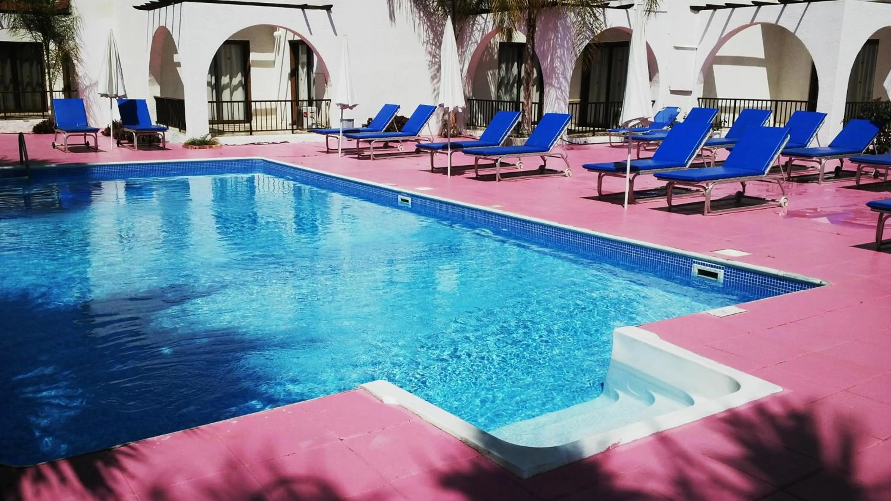 Swimming pool in Florence Hotel Apartments