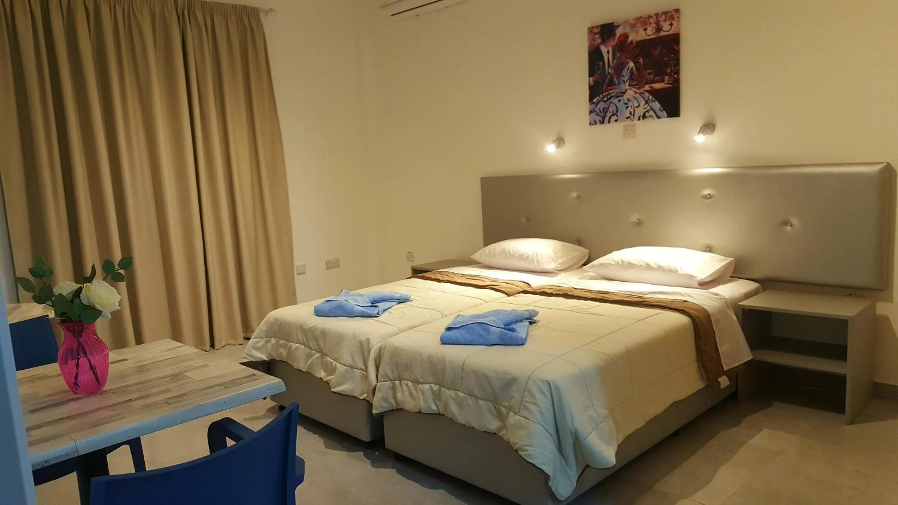 Bedroom, Bed in Florence Hotel Apartments