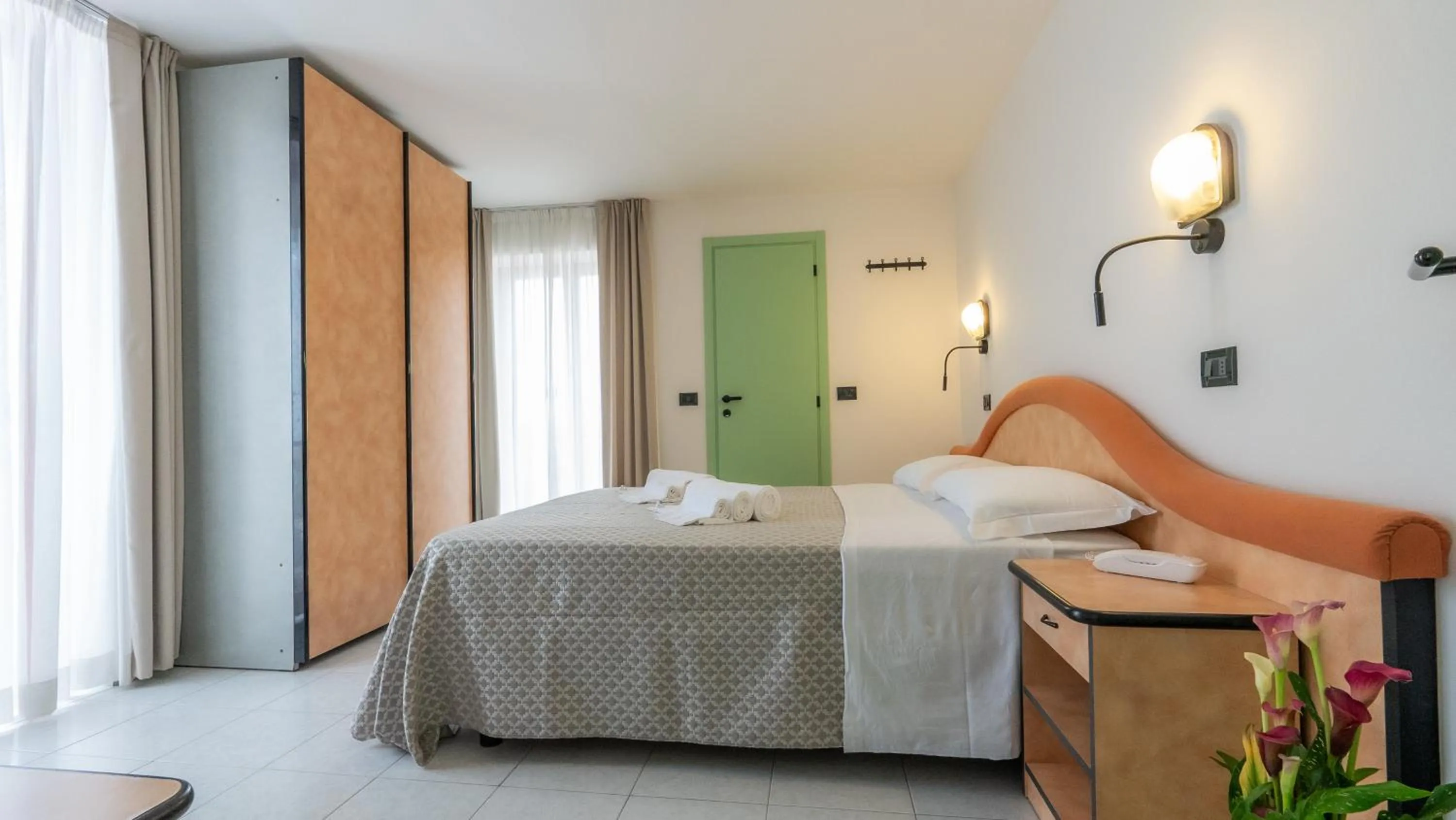 View (from property/room), Bed in Hotel Nobel