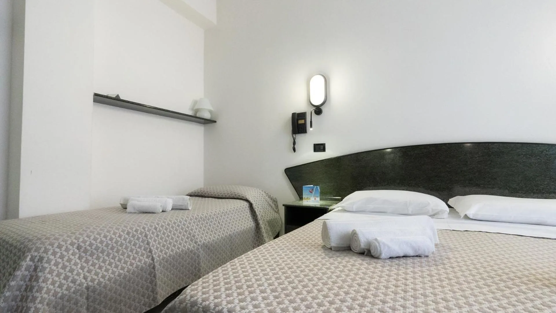 Bedroom, Bed in Hotel Nobel