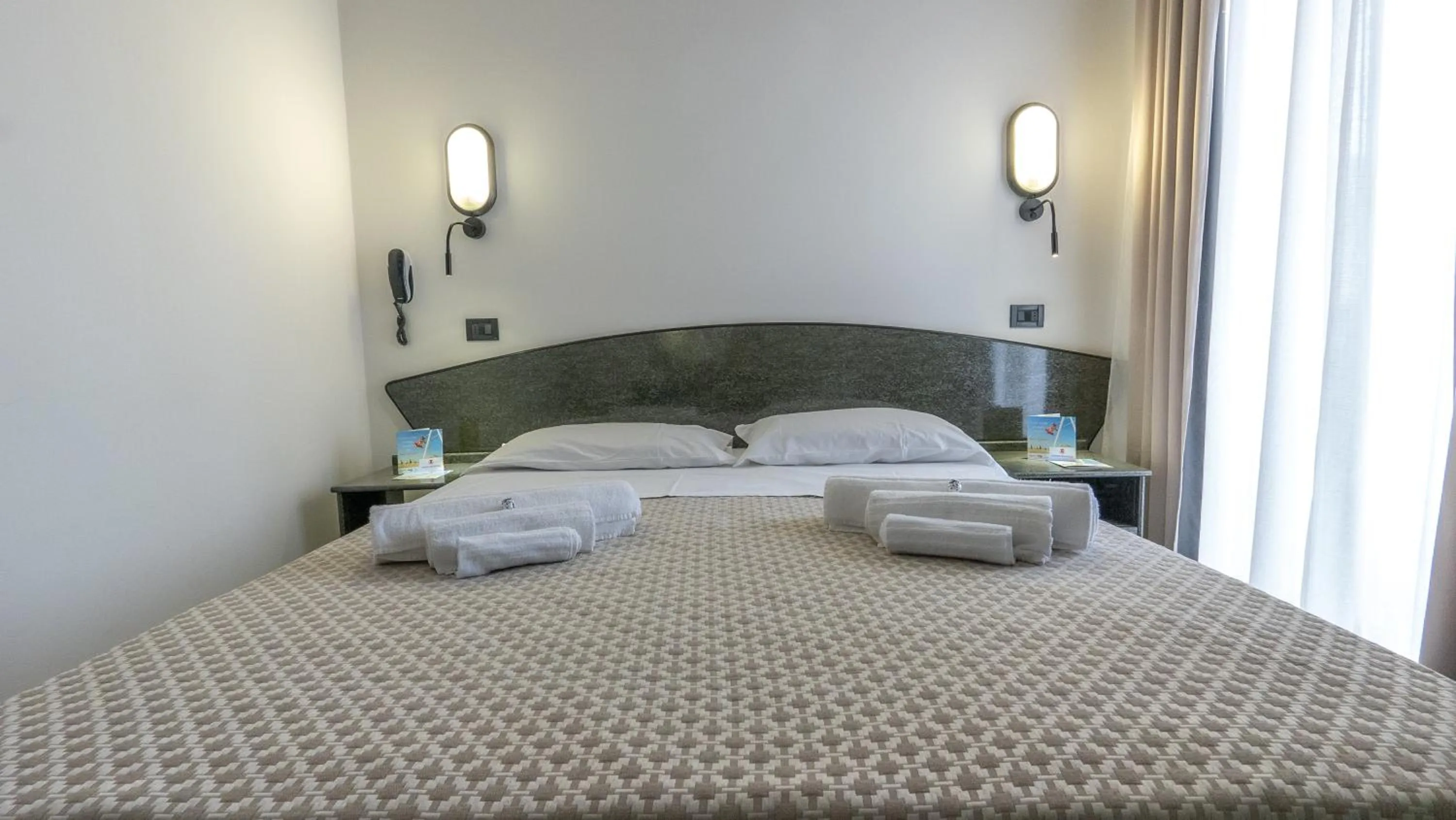 Bedroom, Bed in Hotel Nobel