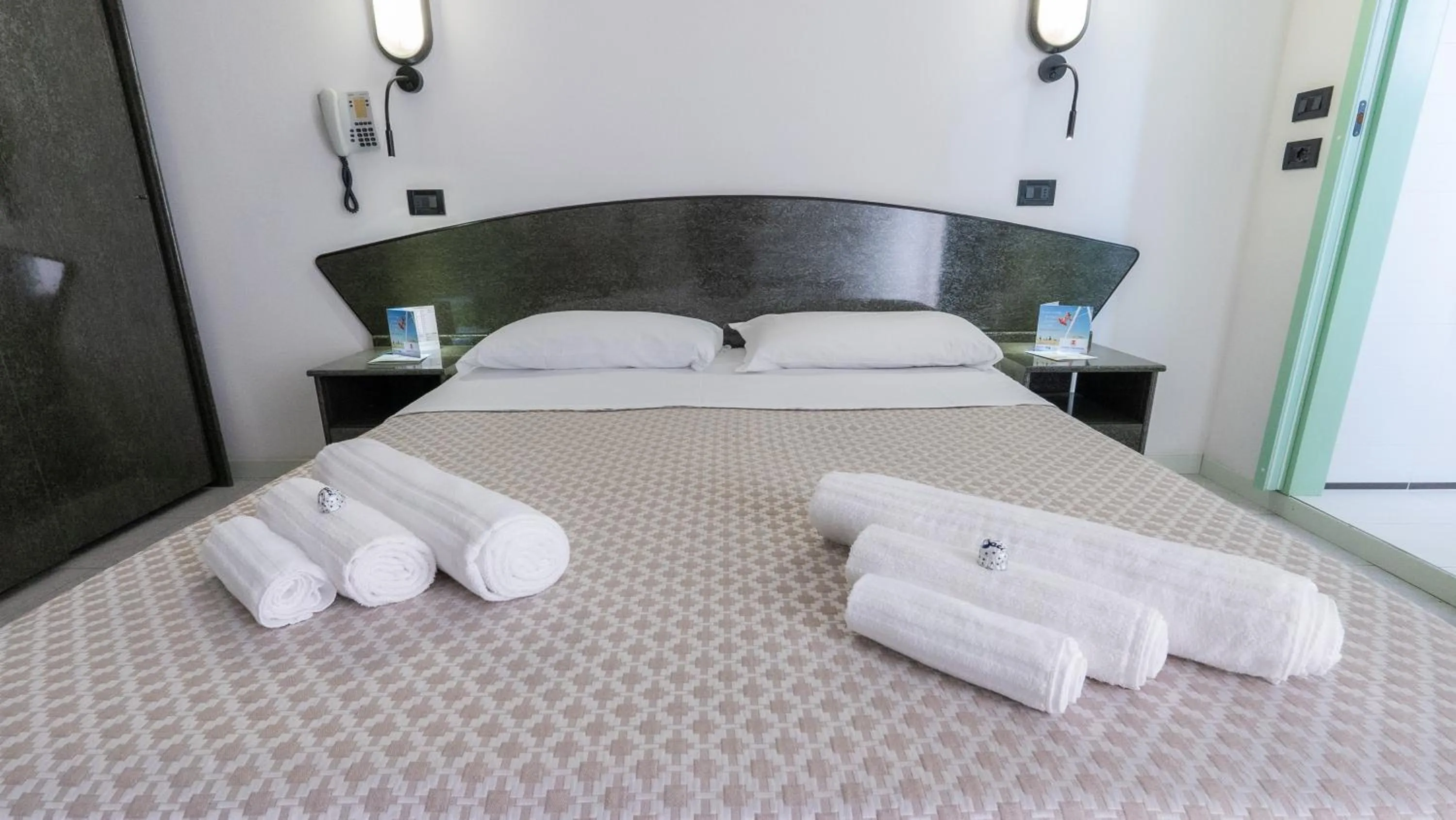 Bedroom, Bed in Hotel Nobel