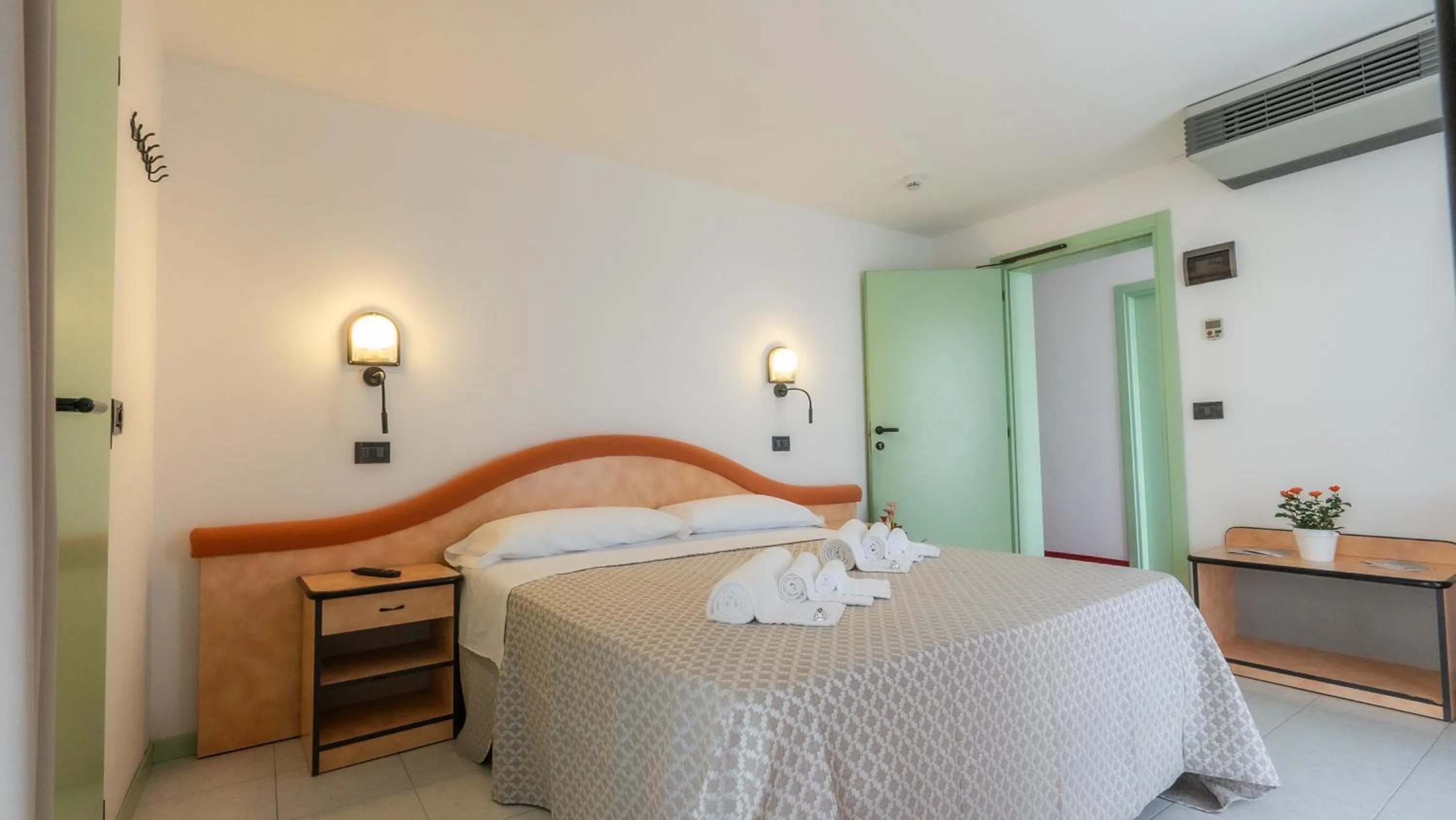 Bedroom, Bed in Hotel Nobel