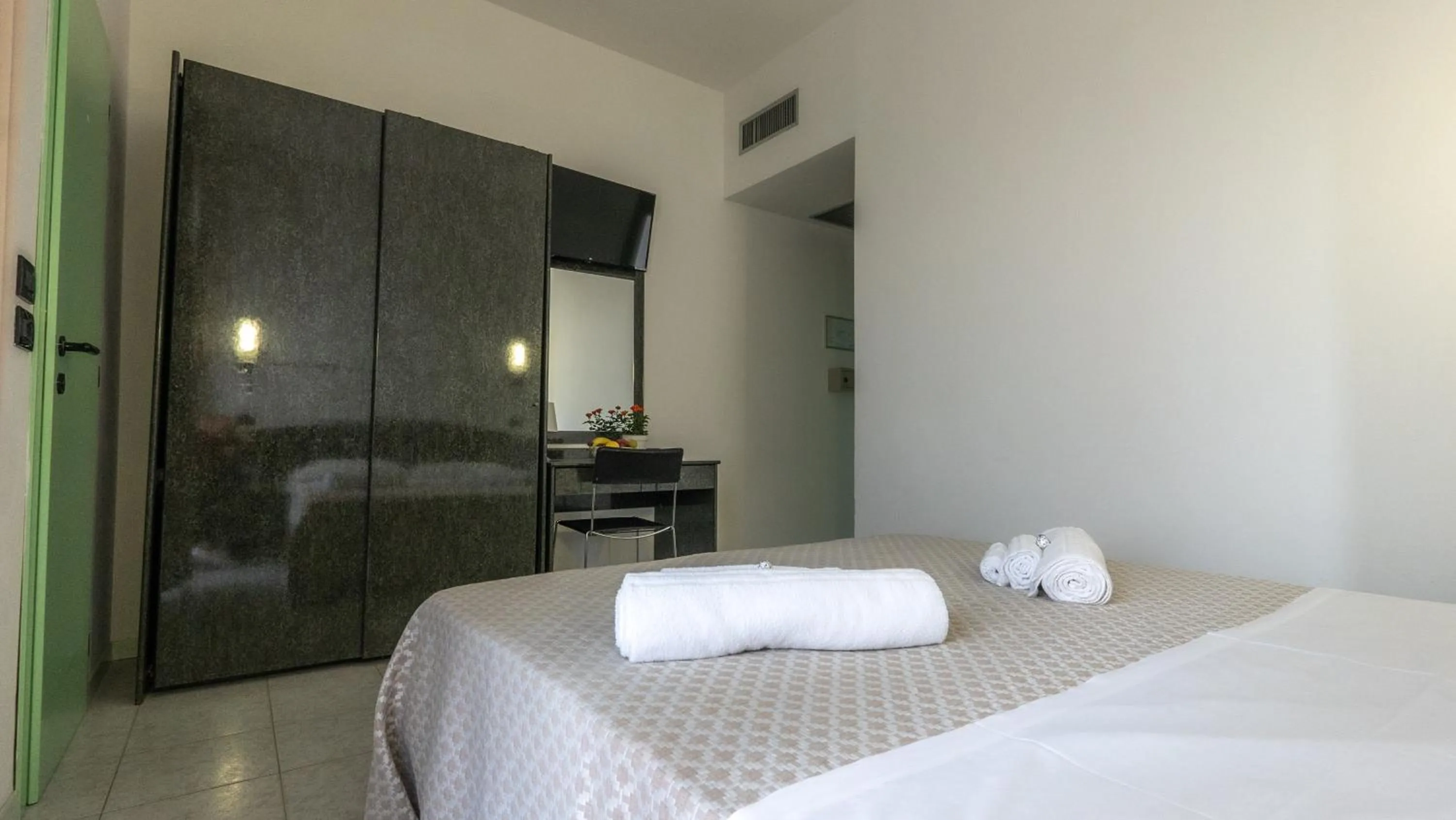 Bedroom, Bed in Hotel Nobel