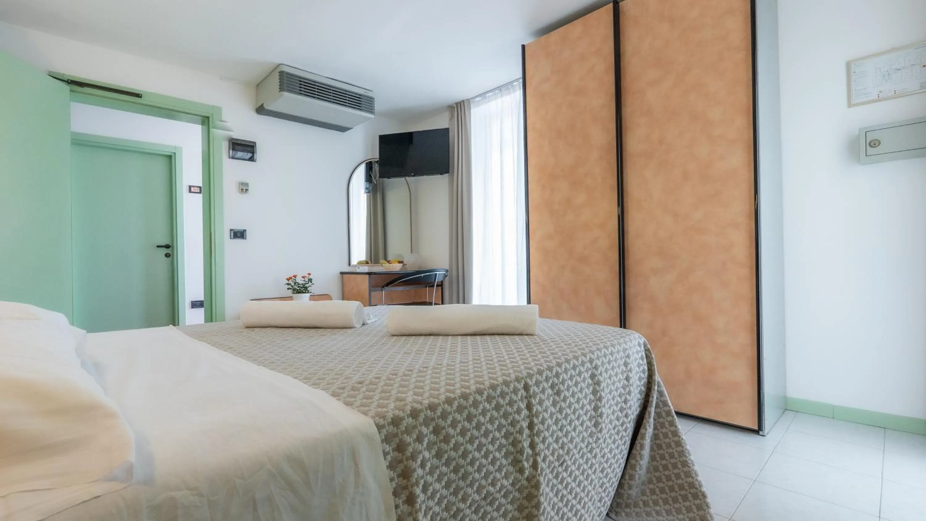 Bedroom, Bed in Hotel Nobel