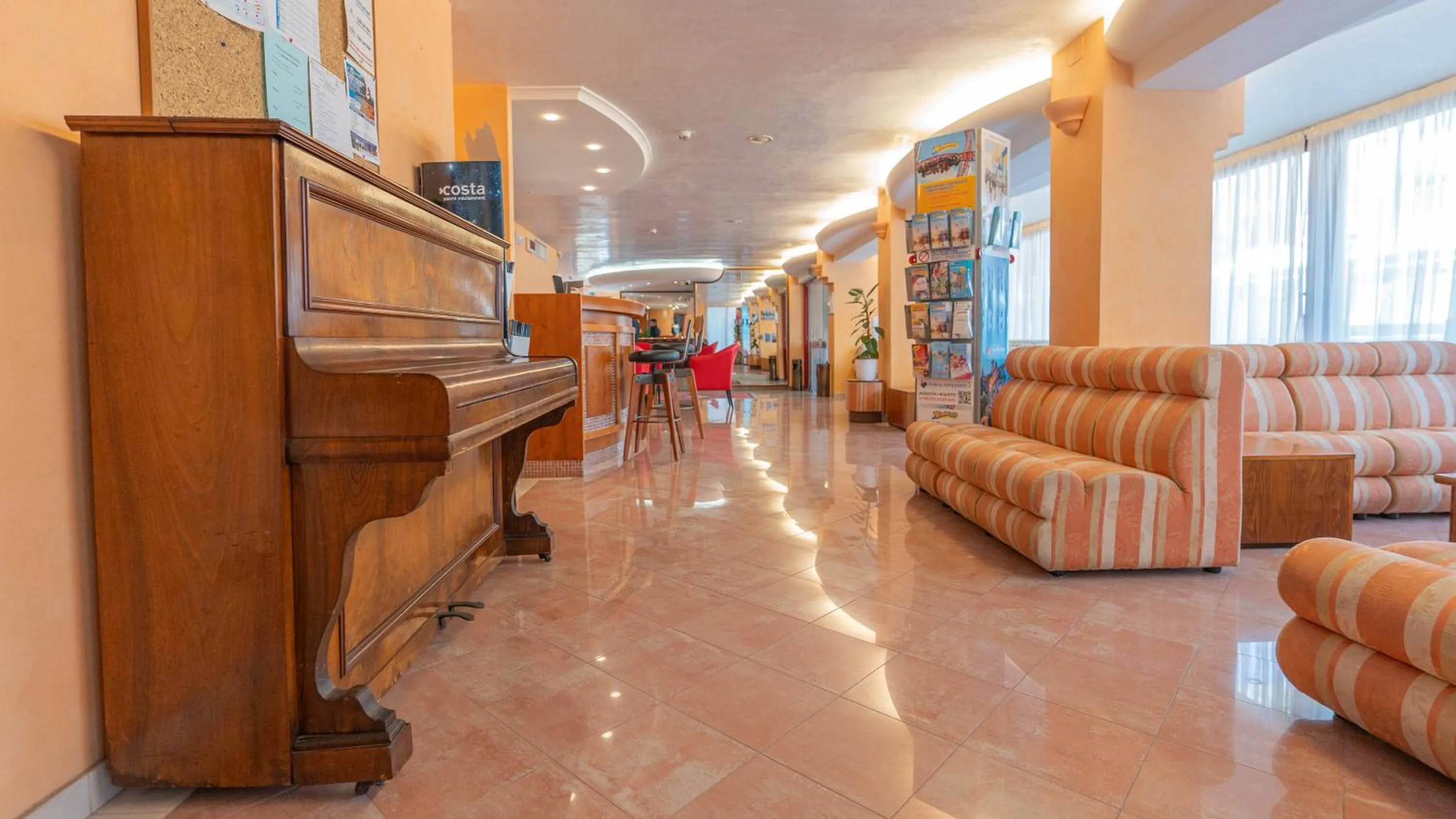 Communal lounge/ TV room in Hotel Nobel