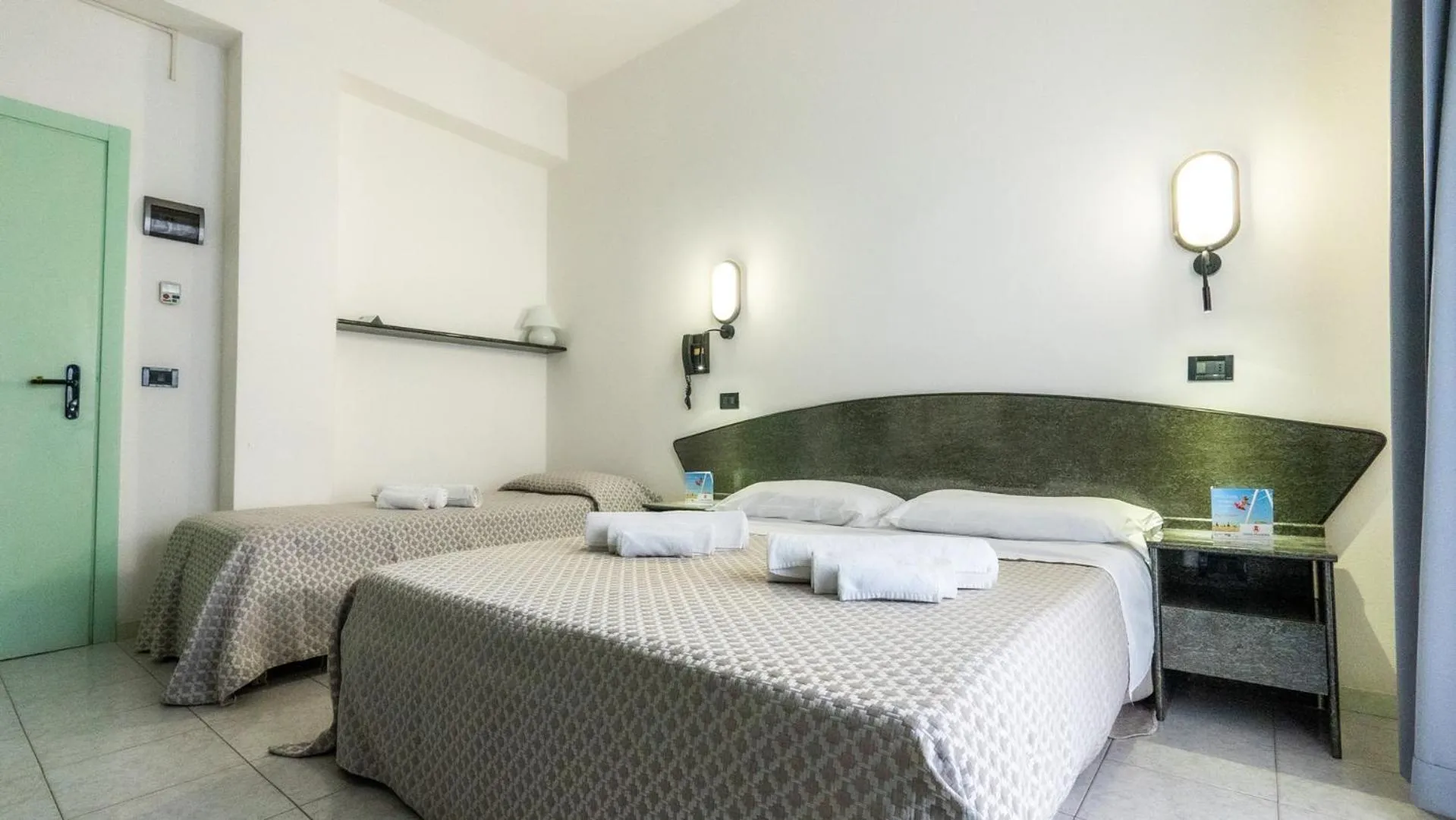 Bedroom, Bed in Hotel Nobel