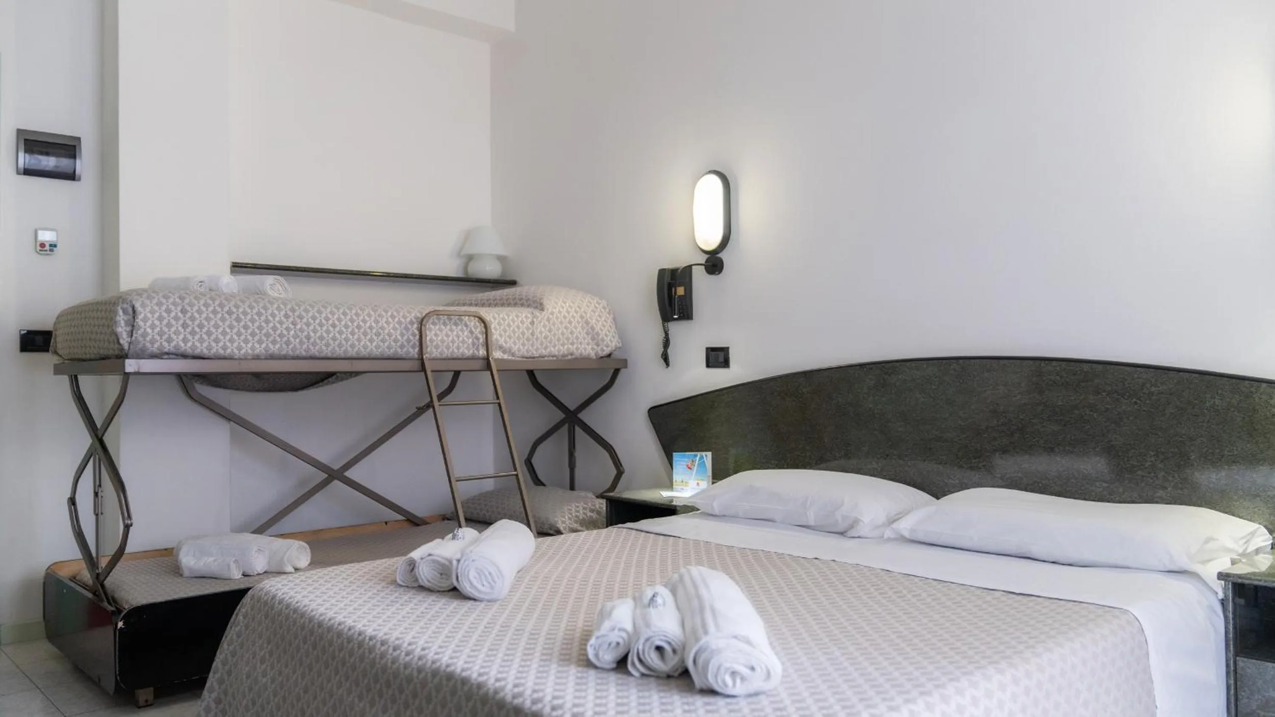 Bedroom, Bed in Hotel Nobel