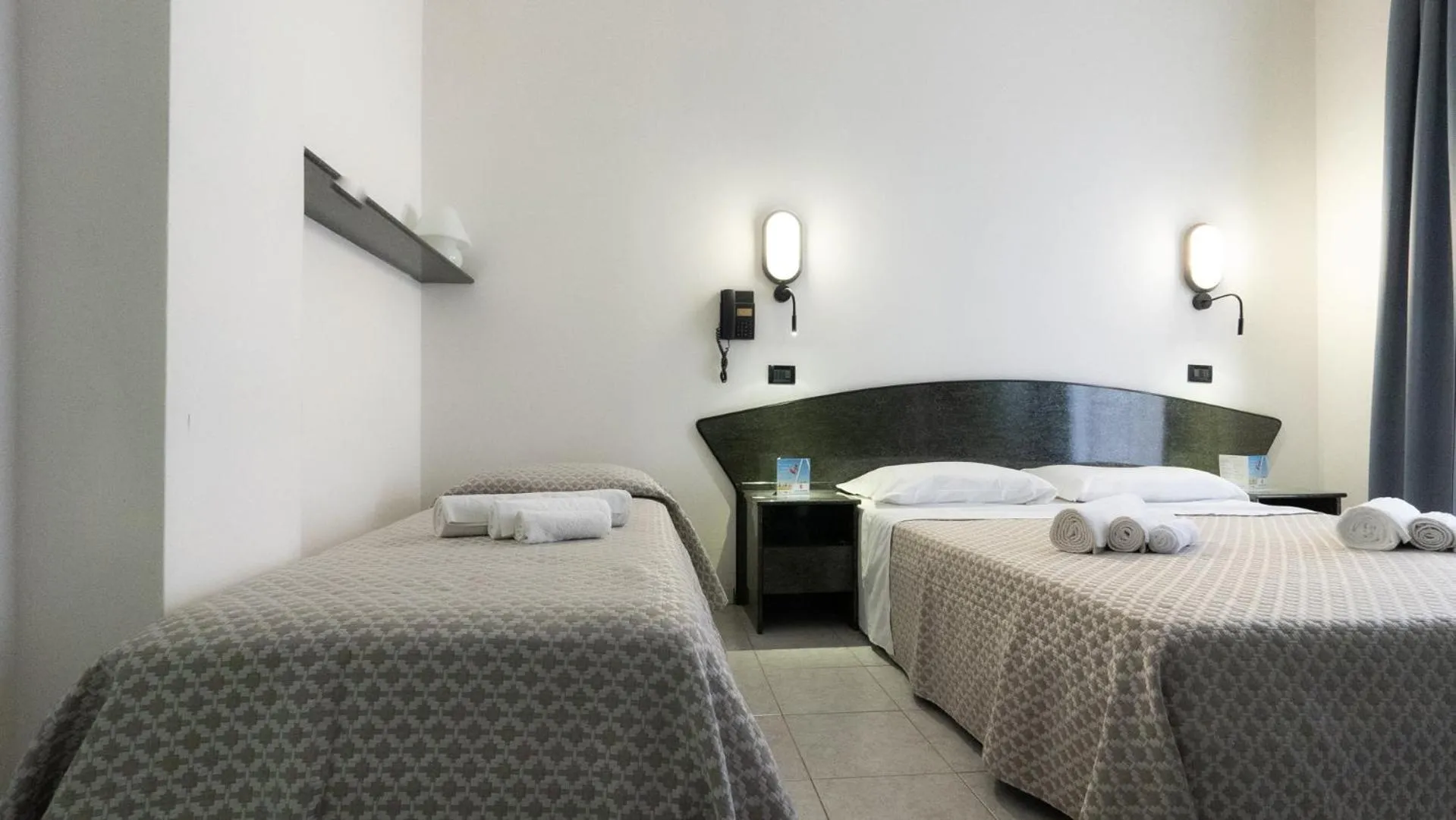 Bedroom, Bed in Hotel Nobel