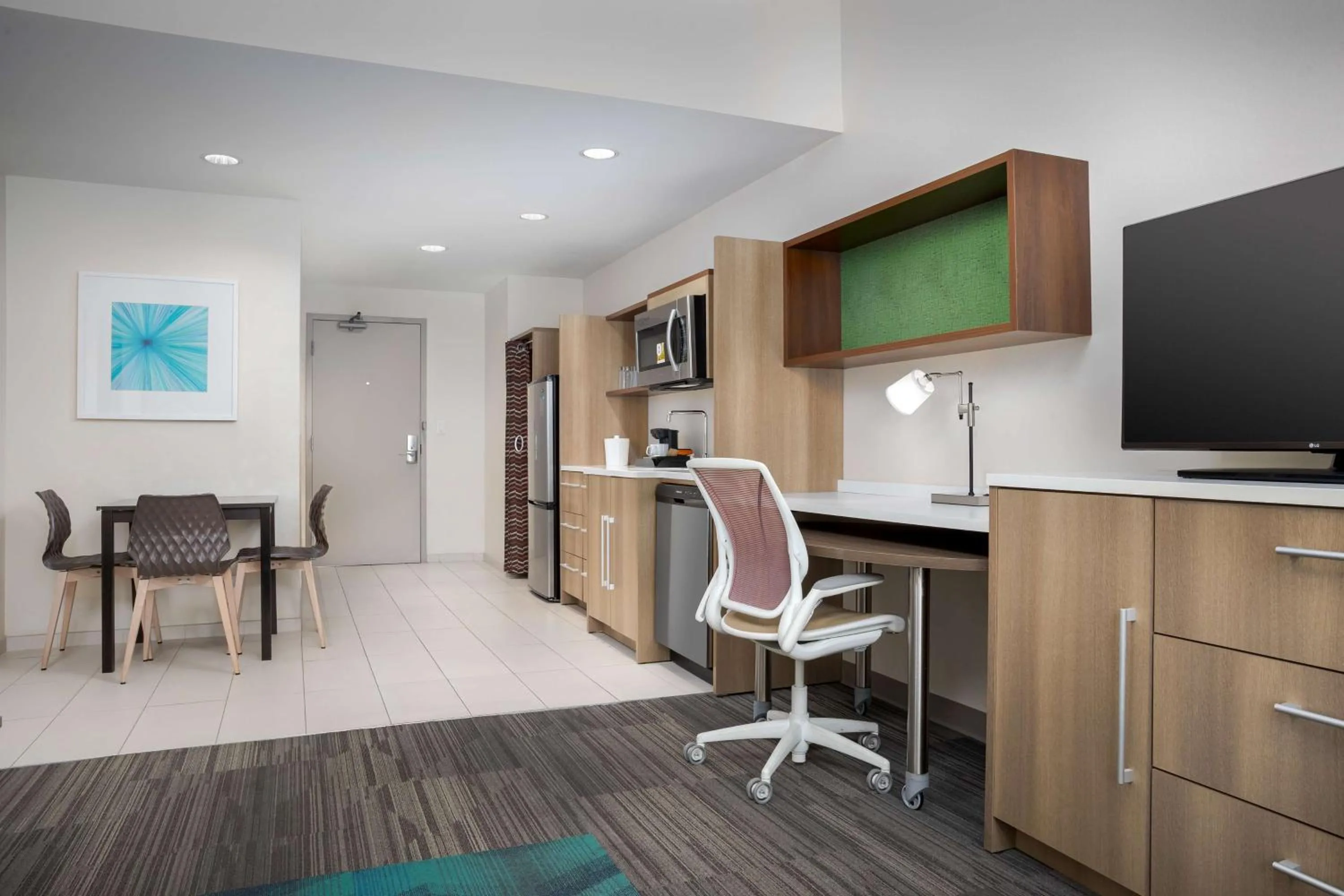 Kitchen or kitchenette in Home2 Suites By Hilton Clermont