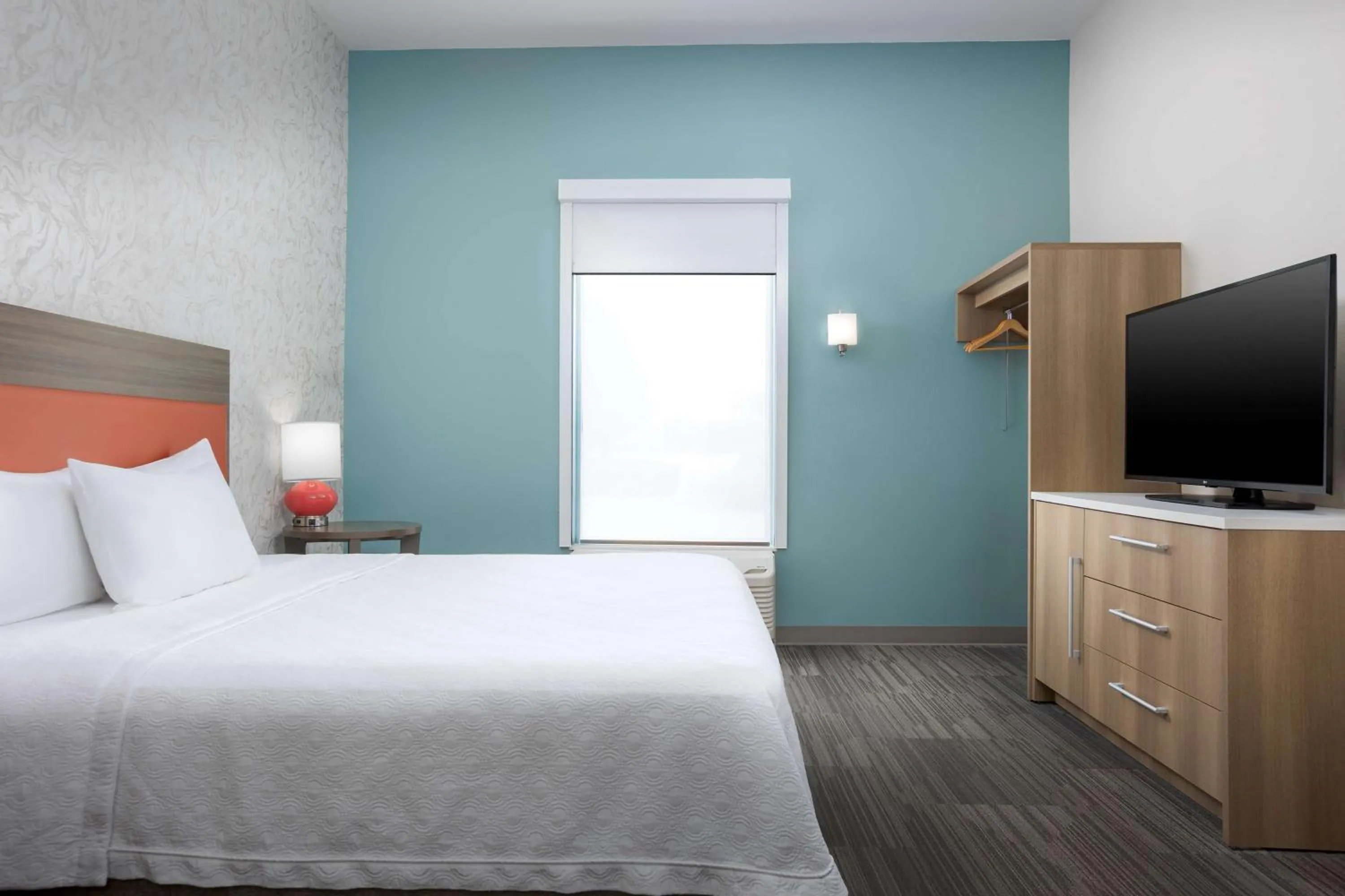 Bed in Home2 Suites By Hilton Clermont