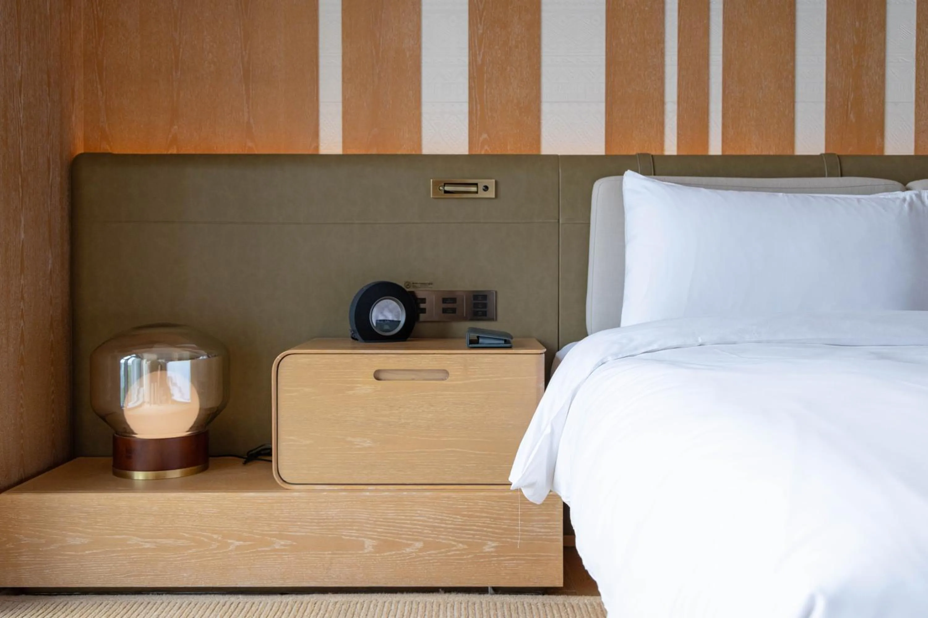 Bedroom, Bed in Joyze Hotel Xiamen, Curio Collection By Hilton