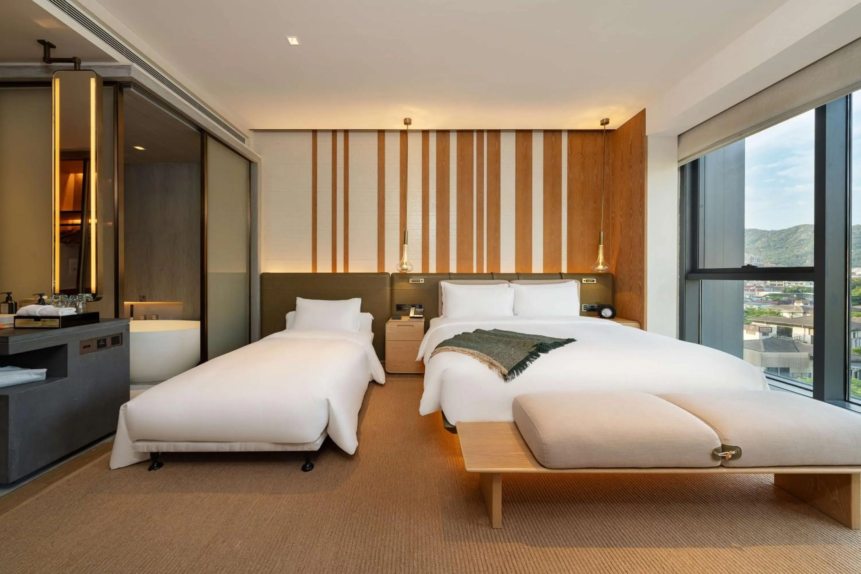 Photo of the whole room, Bed in Joyze Hotel Xiamen, Curio Collection By Hilton