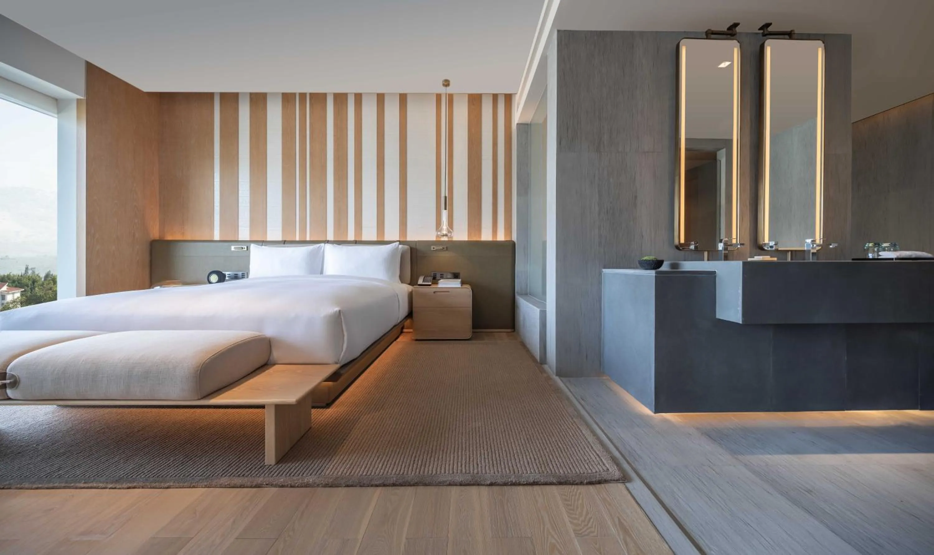Photo of the whole room, Bed in Joyze Hotel Xiamen, Curio Collection By Hilton
