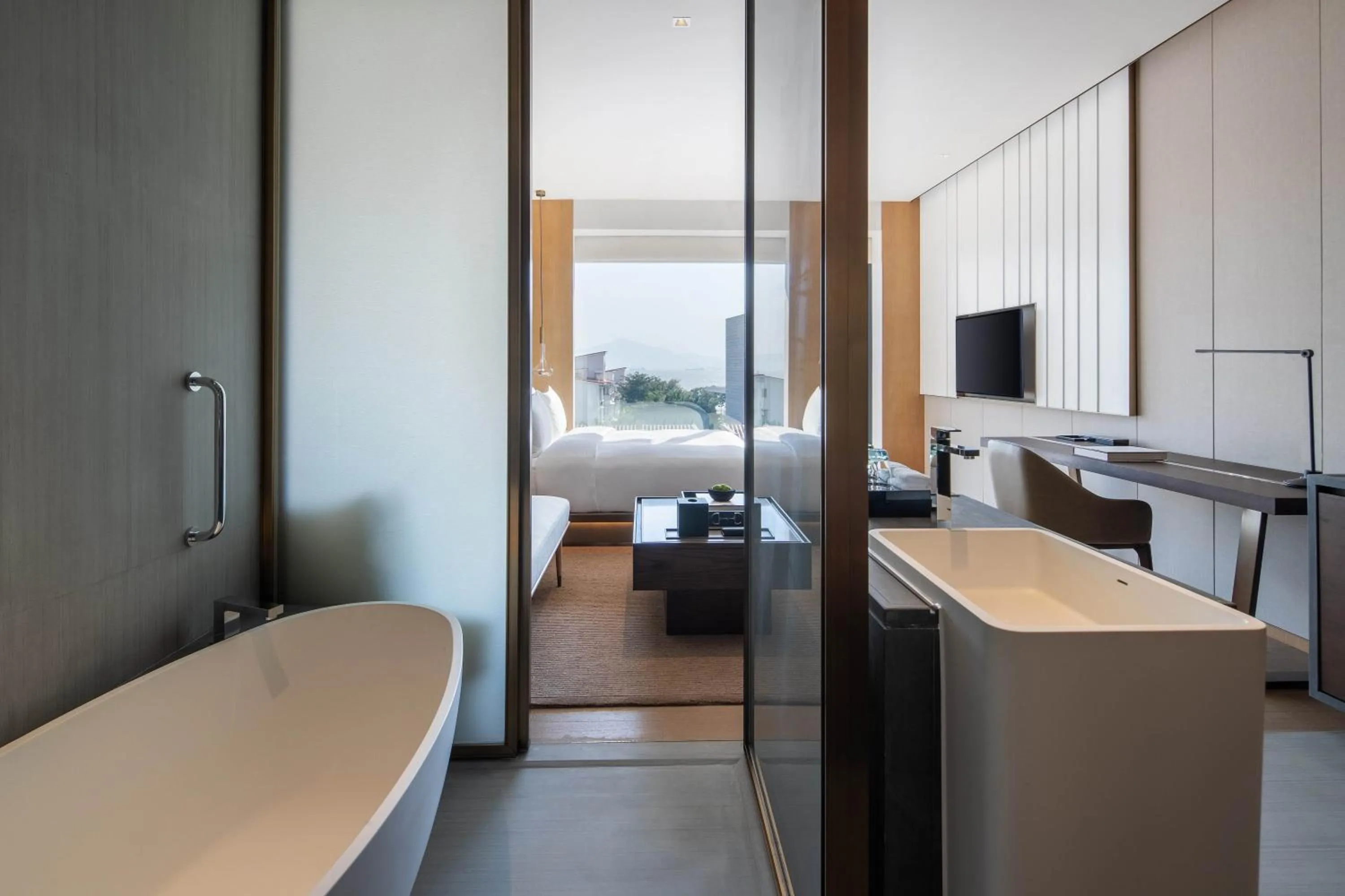 Bathroom in Joyze Hotel Xiamen, Curio Collection By Hilton