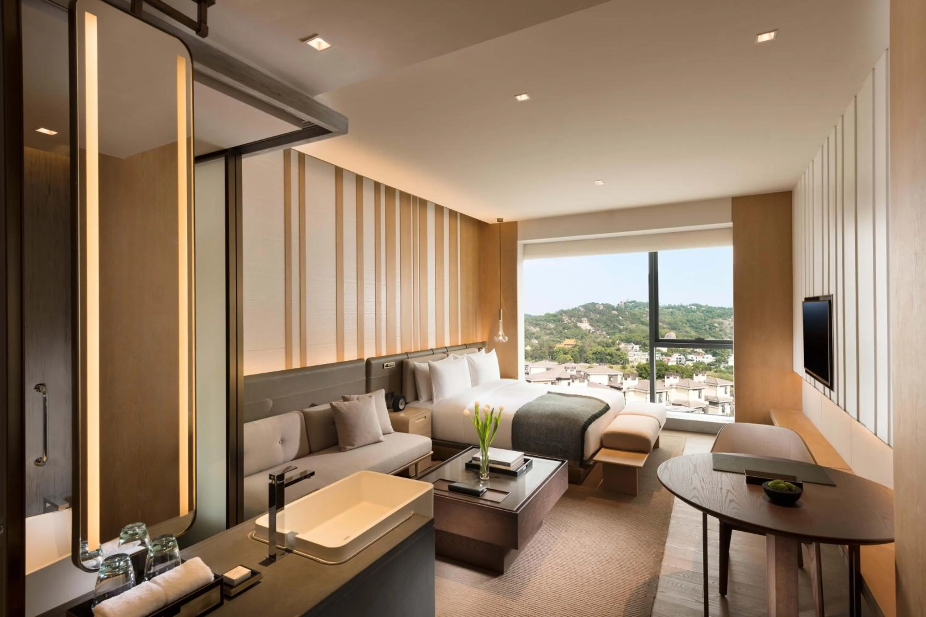 Bedroom in Joyze Hotel Xiamen, Curio Collection By Hilton