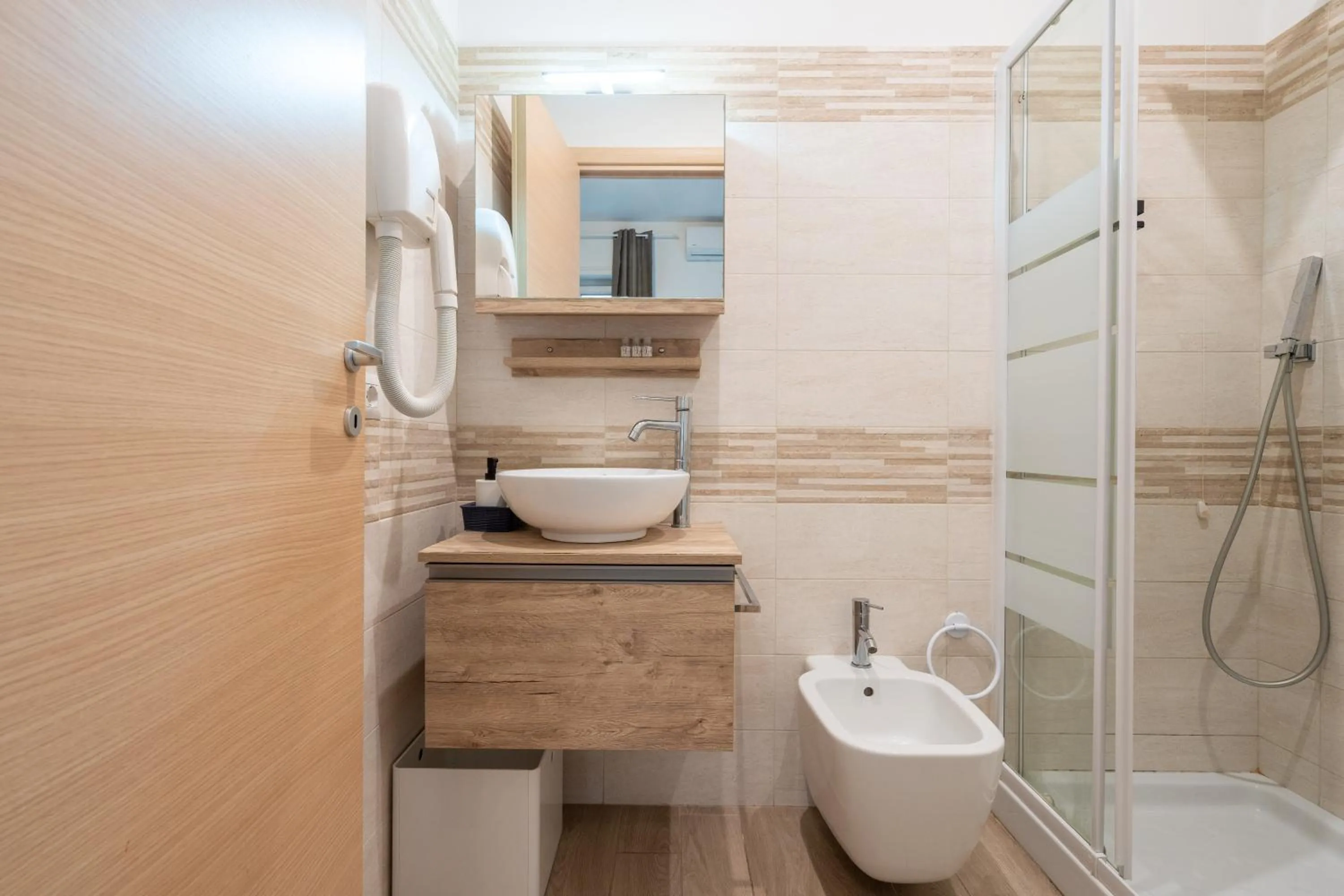 Toilet in VaticanRome GUESTHOUSE